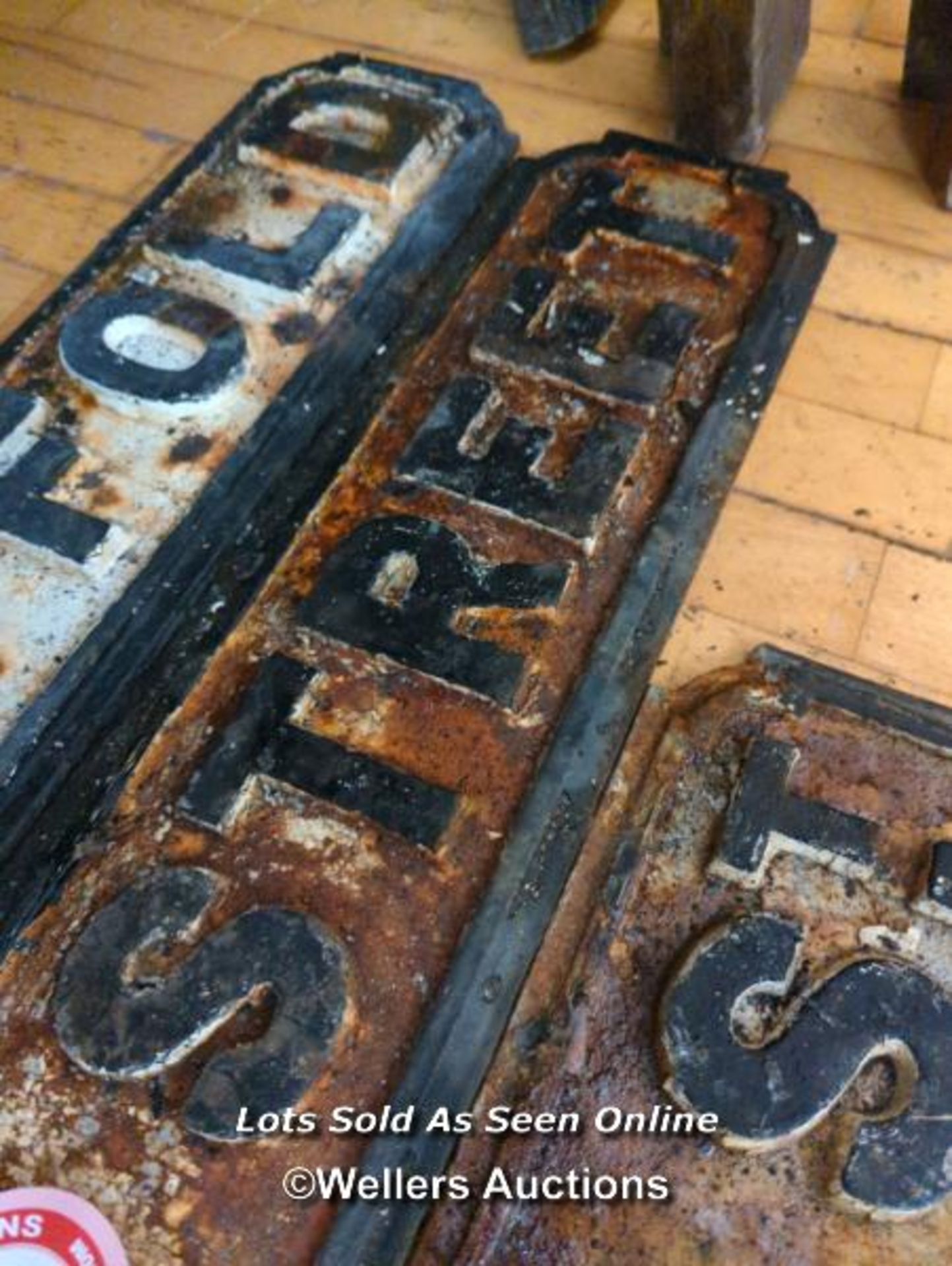 MILTON STREET CAST IRON SIGN, 104CM (L) X 19CM (H) - Image 3 of 3