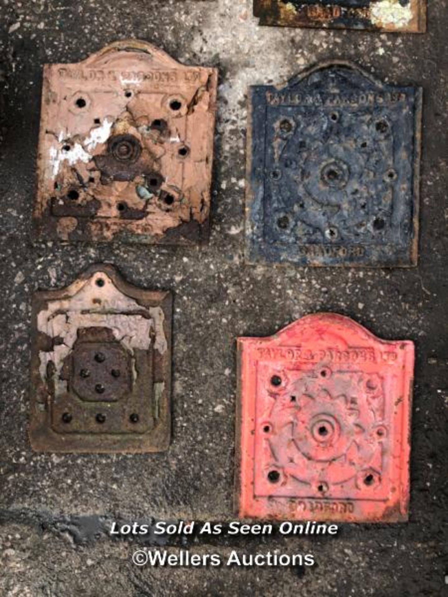 TEN RARE CAST IRON VENTILATION COVERS, WITH SOME FLORAL DECORATION - Image 4 of 7