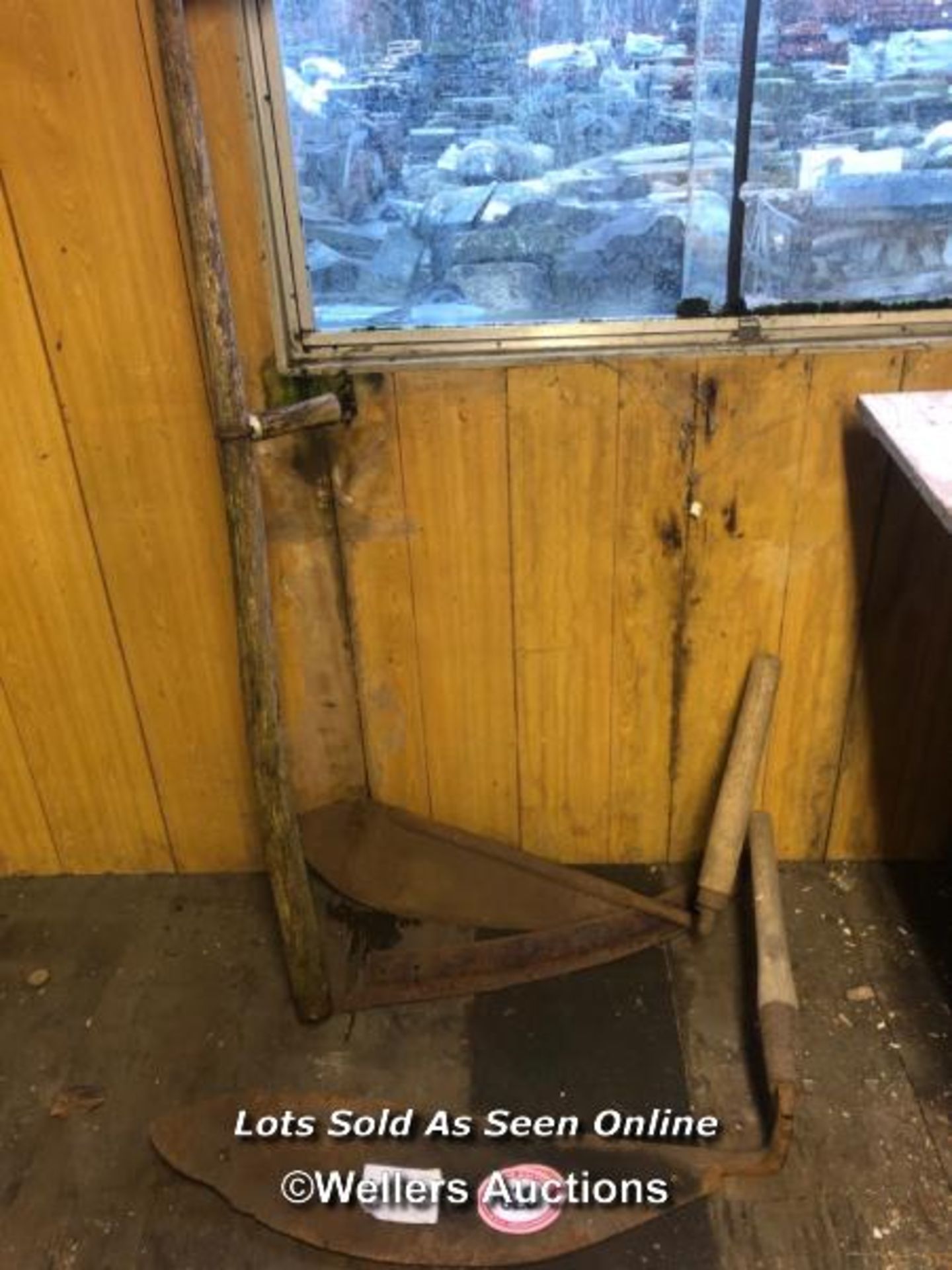 THREE VINTAGE SCYTHES AND TWO MAN SAW, MISSING ONE HANDLE