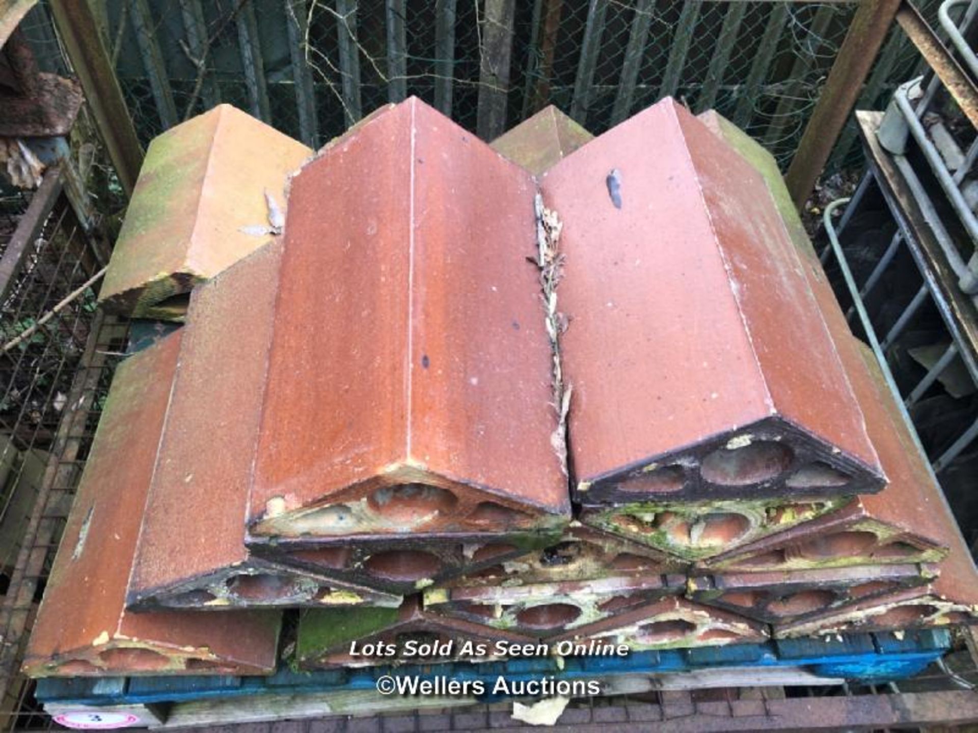 PALLET OF APPROX. 15X 18" GLAZED COPING - Bild 2 aus 2