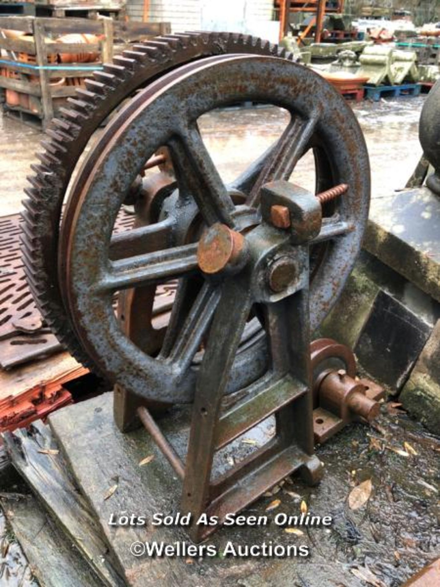 VINTAGE PILLAR DRILL AND HEAVY GEAR WHEEL ON STAND - Image 2 of 2