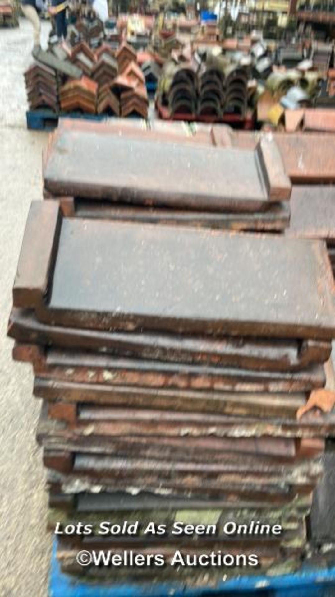 MIXED PALLET OF APPROX. 70X RED RIDGE ROOF TILES, MOSTLY 16.5", 110 ANGLE INCLUDING 2X GLAZED CORNER - Image 2 of 2