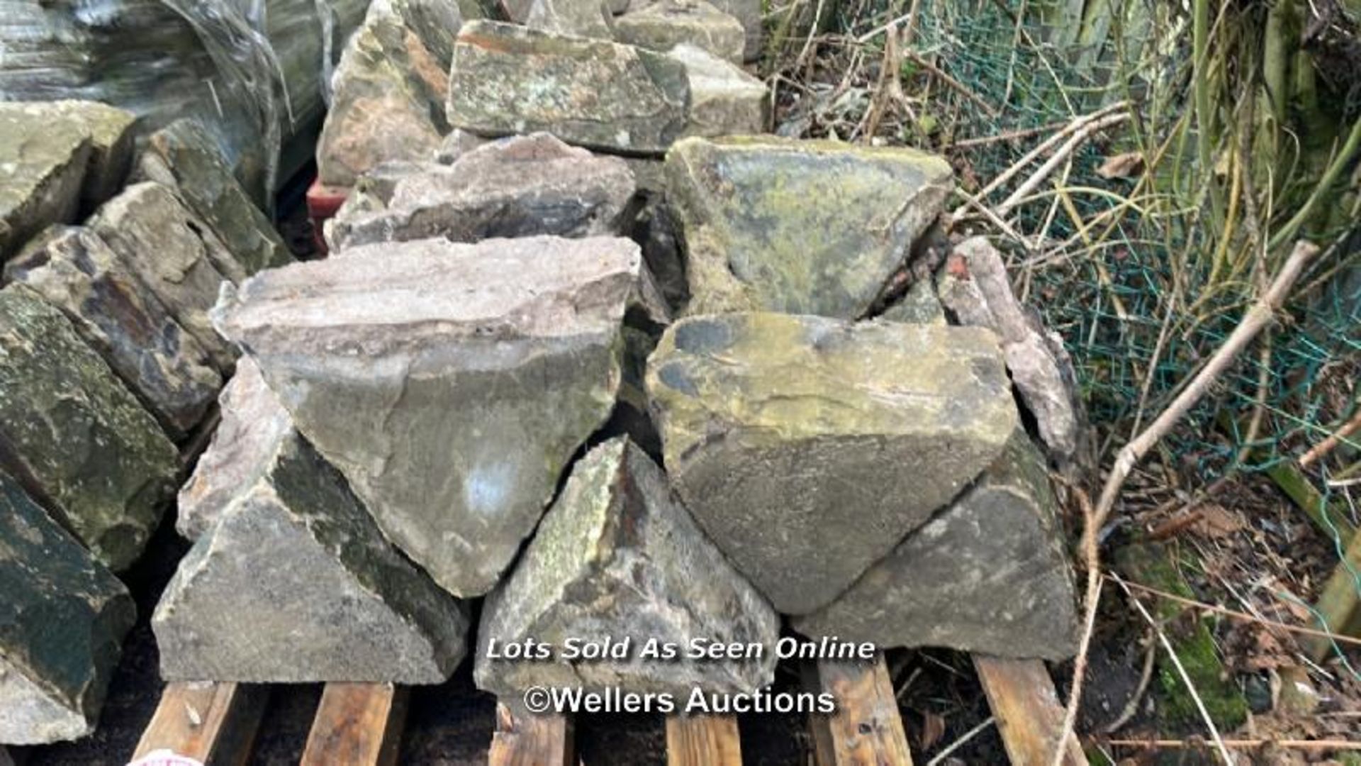 PALLET OF APPROX 19X TRIANGULAR STONE COPING, 30CM (H) X 35CM (W) X 15CM (D)