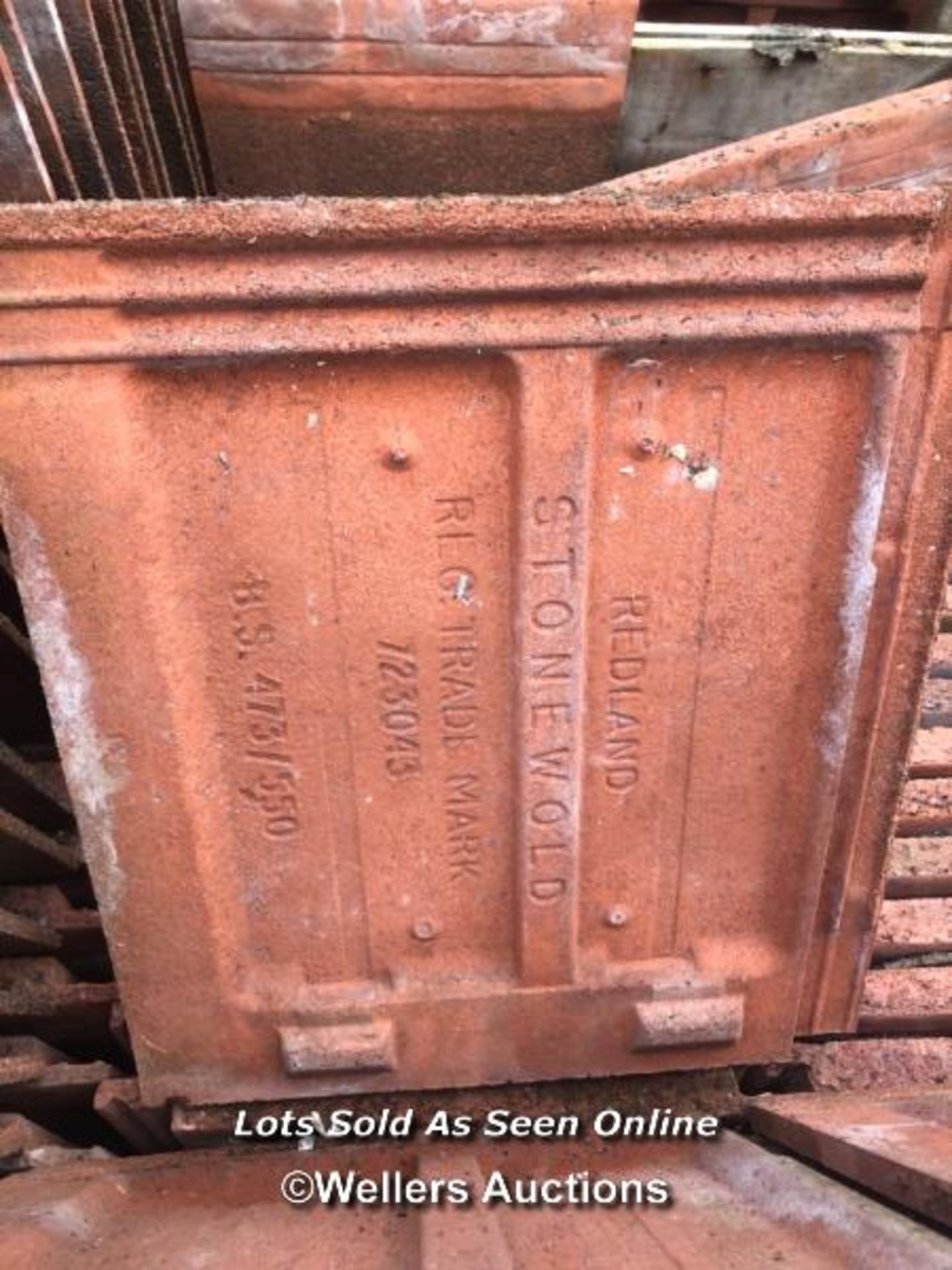 CRATE OF APPROX. 80X REDLAND STONEWOLD ROOF TILES, 43CM (L) X 38CM (W) X 3CM (D) - Image 2 of 2