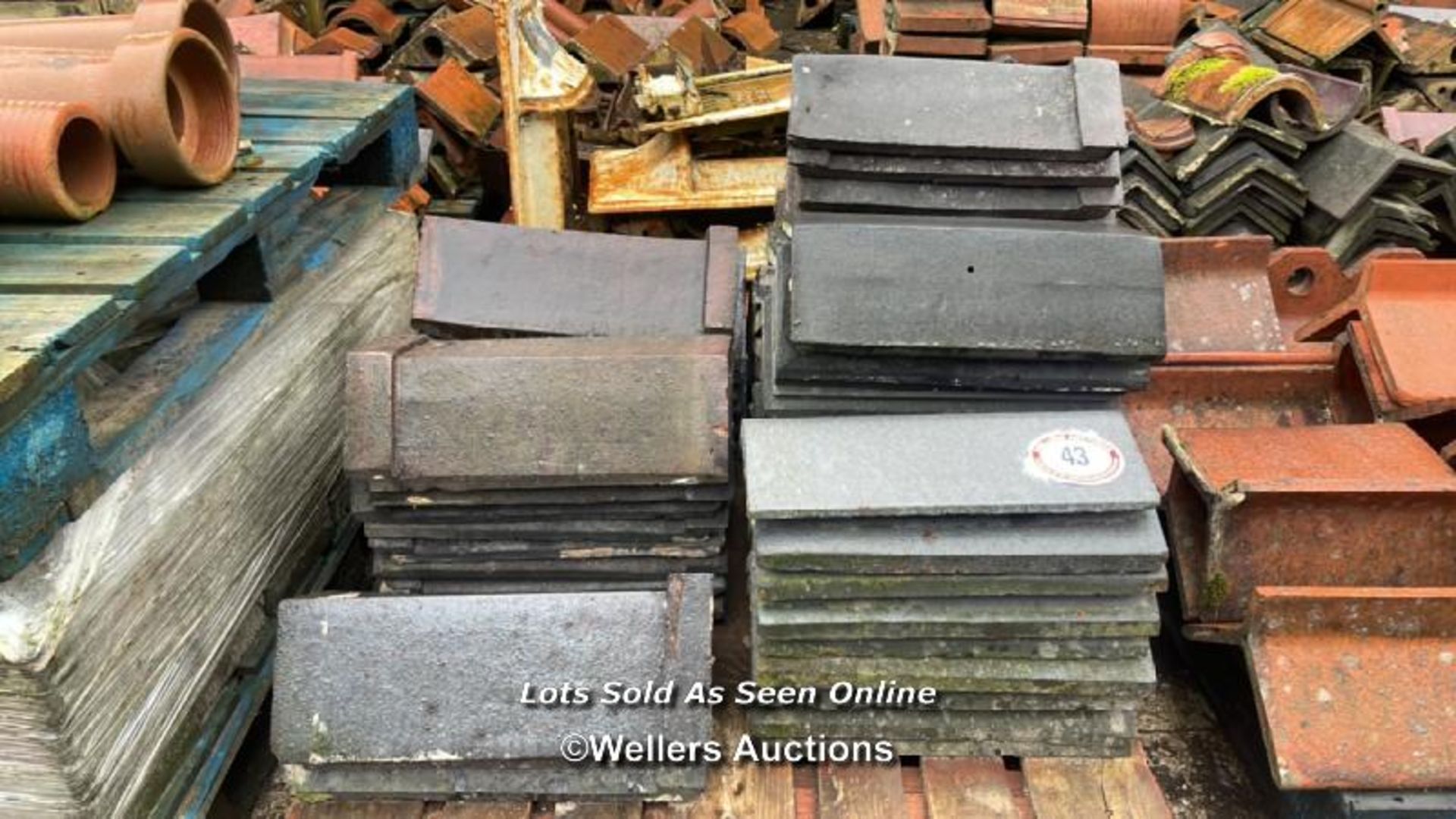 MIXED PALLET OF APPROX. 65X ASSORTED BLUE RIDGE ROOF TILES, MIXED LENGTHS AND ANGLES - Image 2 of 3