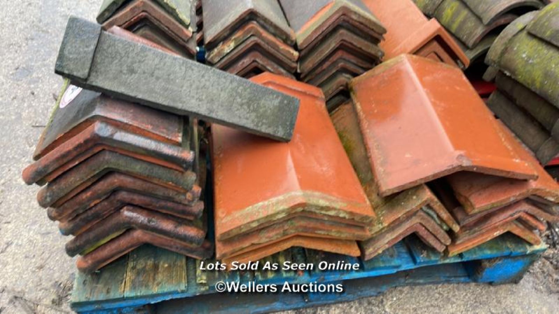 MIXED PALLET OF APPROX. 55X RED RIDGE TILES, MOSTLY 19", 140 ANGLE - Image 3 of 3