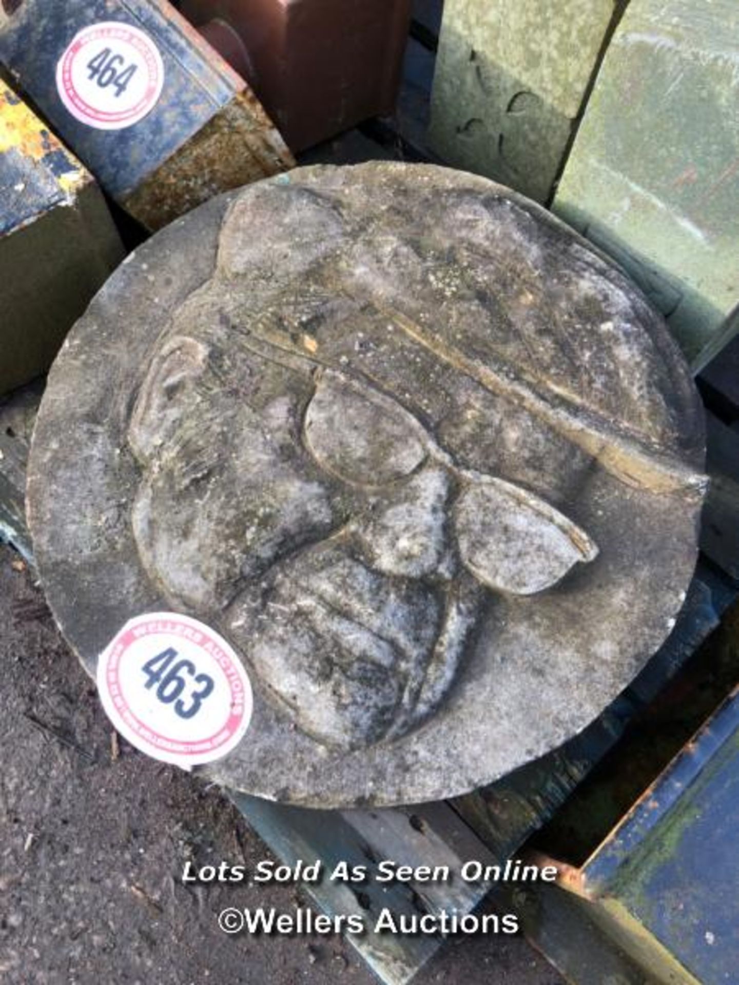 CARVED STONE PORTRAIT OF FRED DIBNAH (1938-2004), A WELL KNOWN STEEPLEJACK AND TV PERSONALITY FROM - Bild 2 aus 2