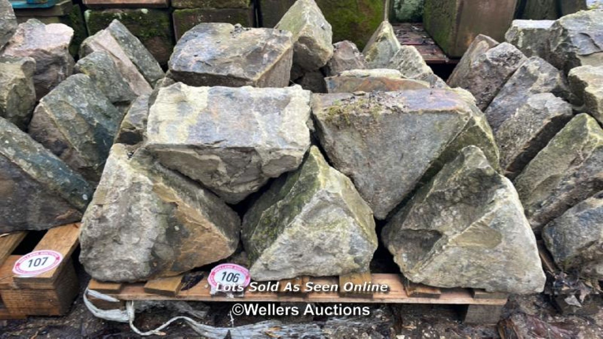 PALLET OF APPROX 20X TRIANGULAR STONE COPING, 30CM (H) X 35CM (W) X 15CM (D)