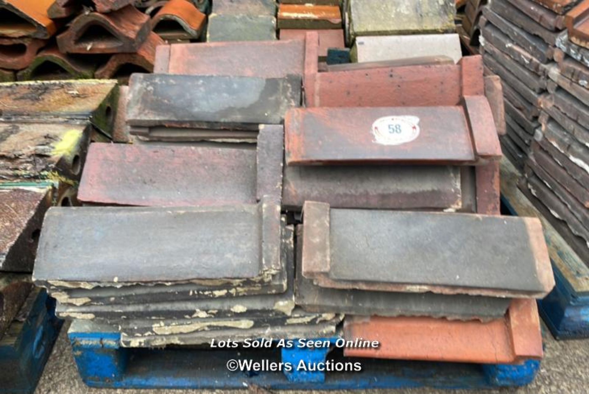 MIXED PALLET OF APPROX. 34X RED RIDGE ROOF TILES, MOSTLY 17", 90 ANGLE