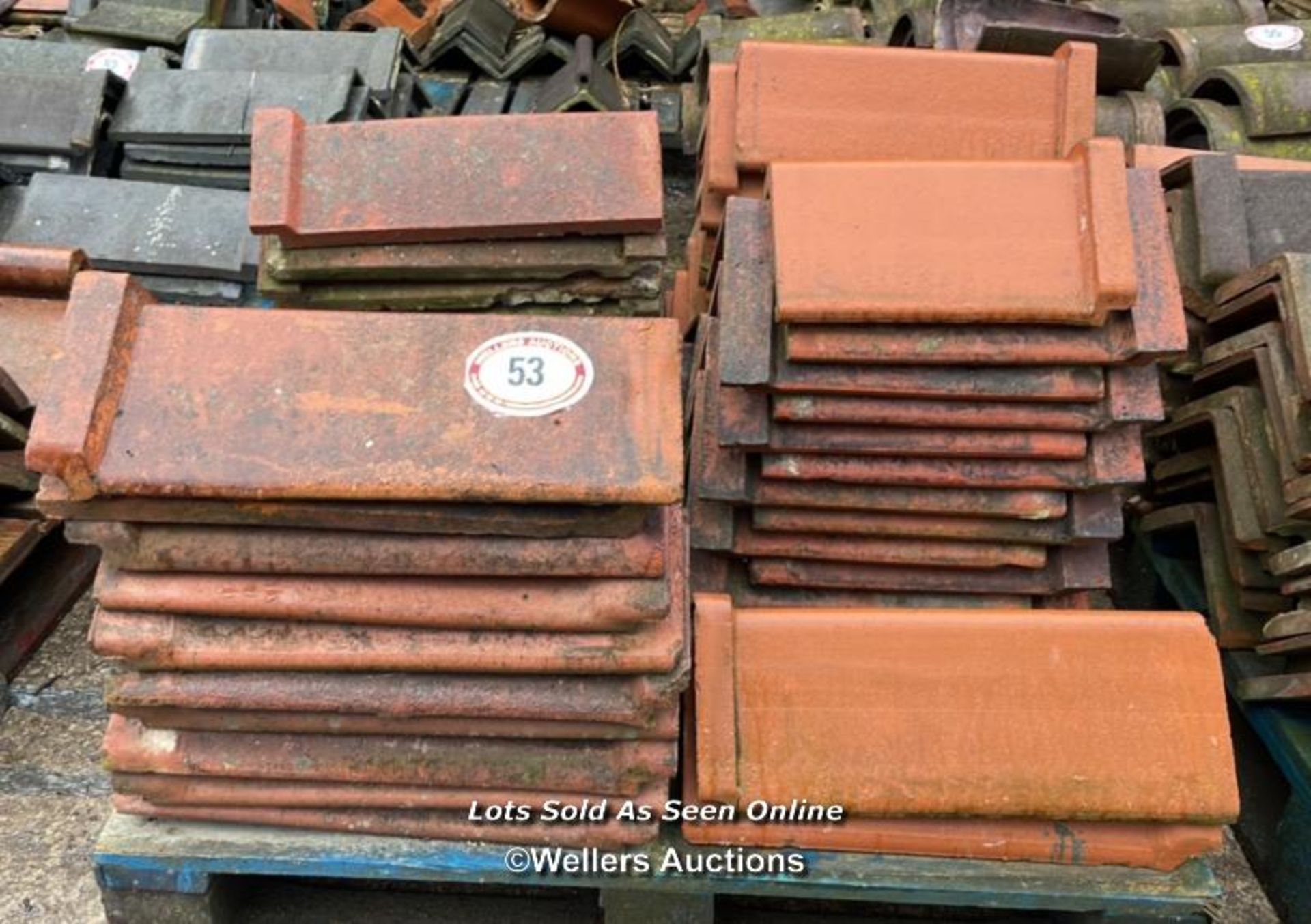 MIXED PALLET OF APPROX. 45X RED ROOF RIDGE TILES, MOSTLY 20", 110 ANGLE