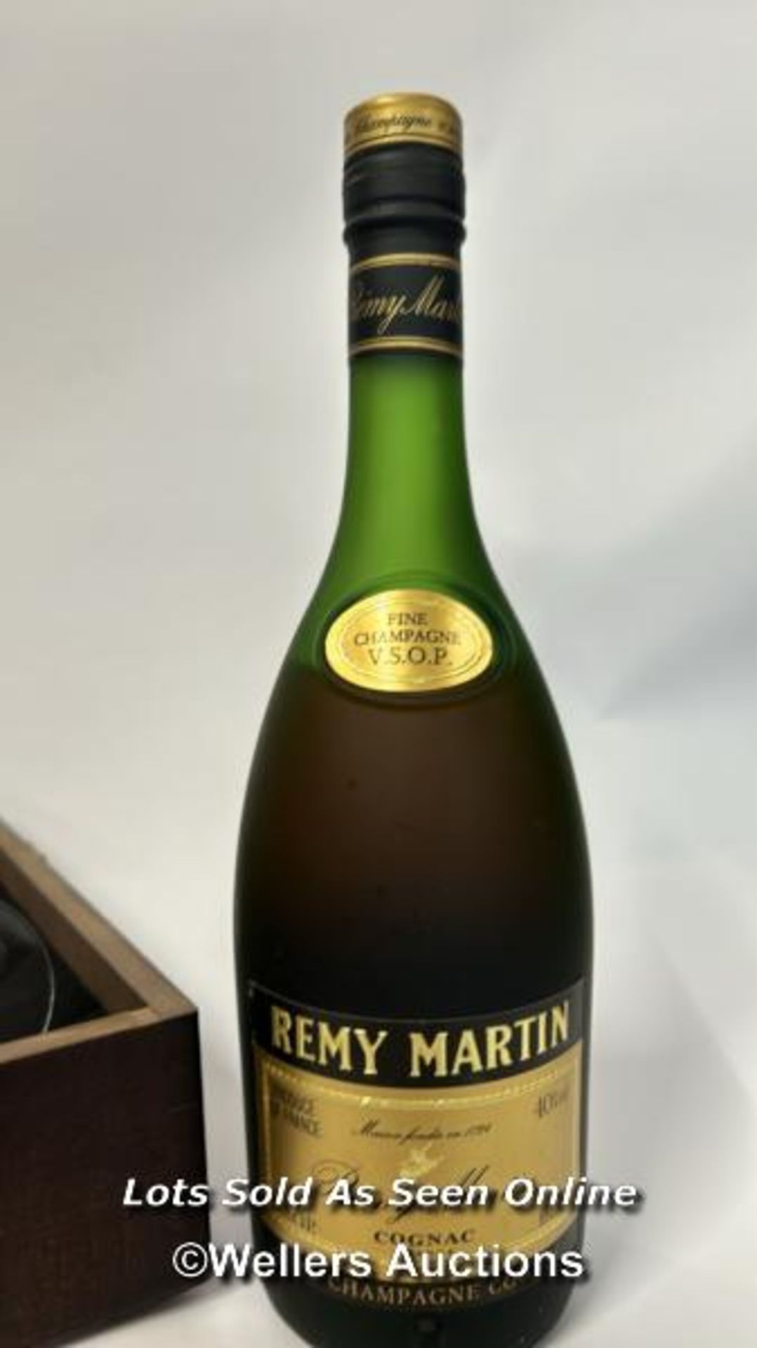 Remy Martin cognac gift set including four glasses, 68cl, 40%Vol, unopened but some evaporation - Image 3 of 4