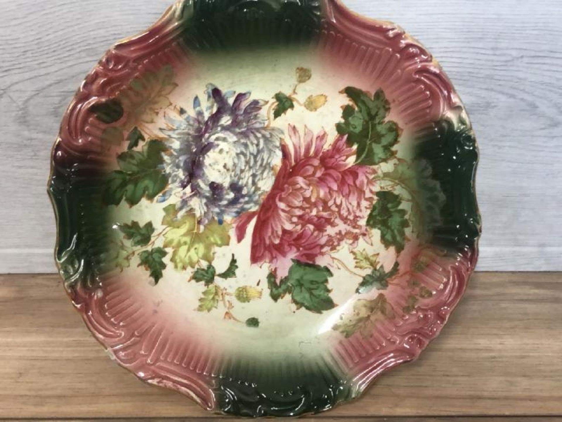 Five Victorian James Kent "Chrysanthemum" pattern plates, 24.5cm diameter / AN7 - Image 4 of 11