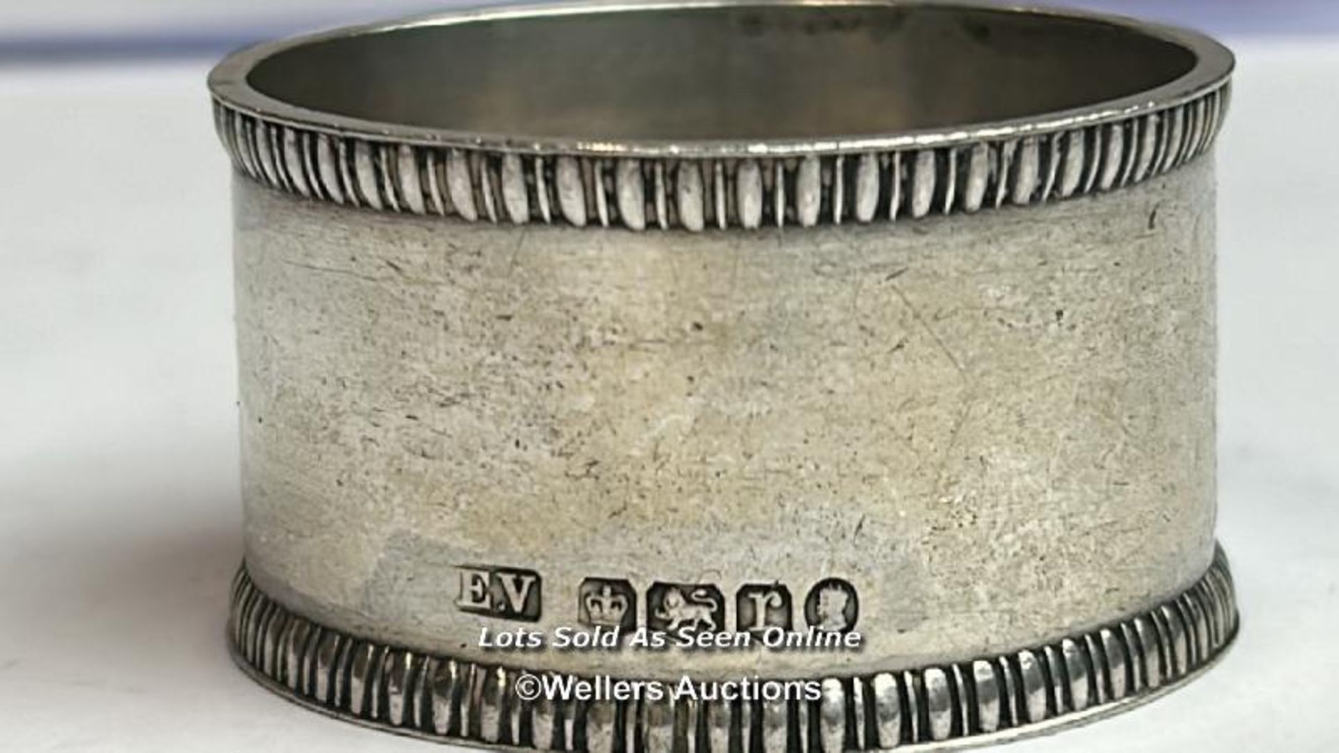 *Twelve assorted napkin rings including five hallmarked silver, silver weight 161g / AN17 - Image 8 of 12