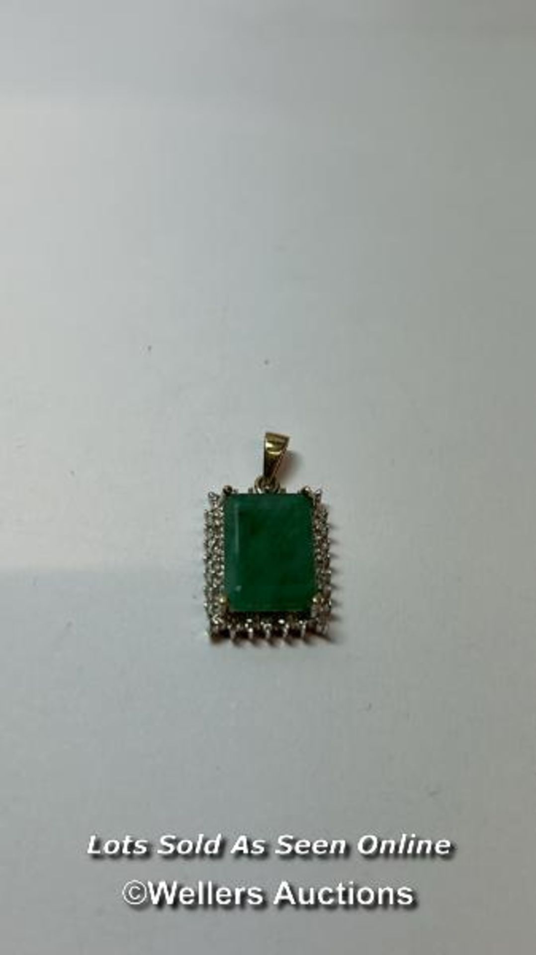 Natural emerald and diamond pendant (4 diamonds) / SF