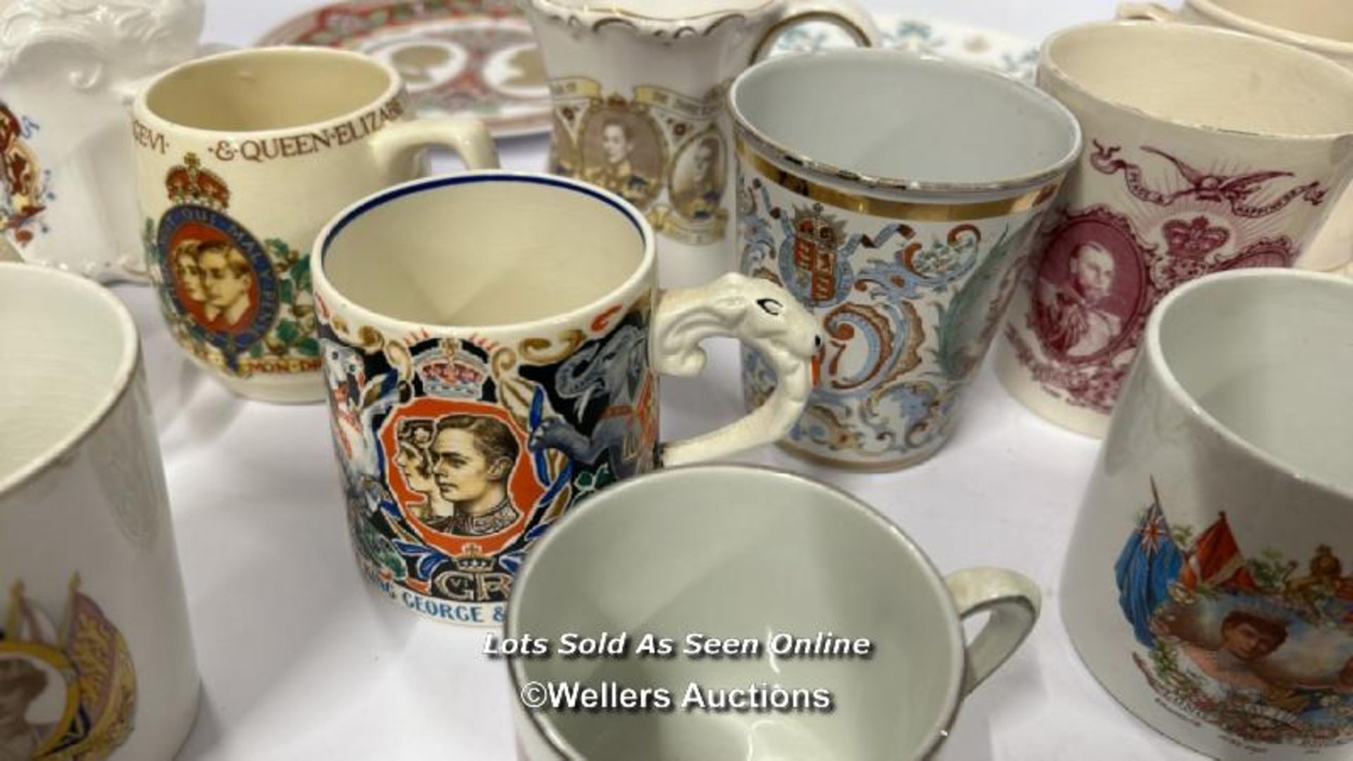 A large collection of commemorative ware from Queen Victoria to Queen Elizabeth II / AN14 - Image 5 of 13