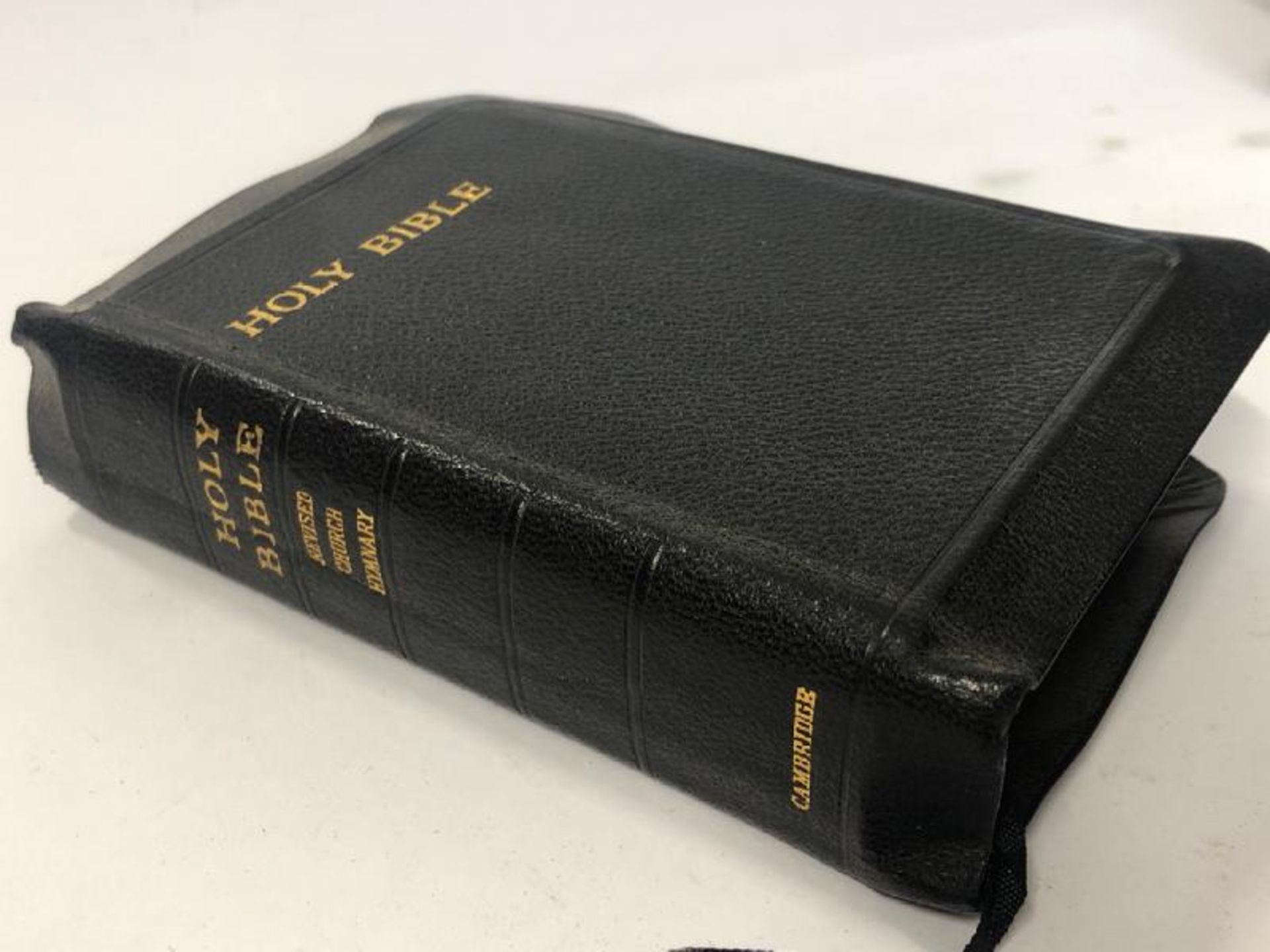 Cambridge University press Bible with inscription dated 1942 , small book of Robert Burns poems, - Bild 2 aus 11