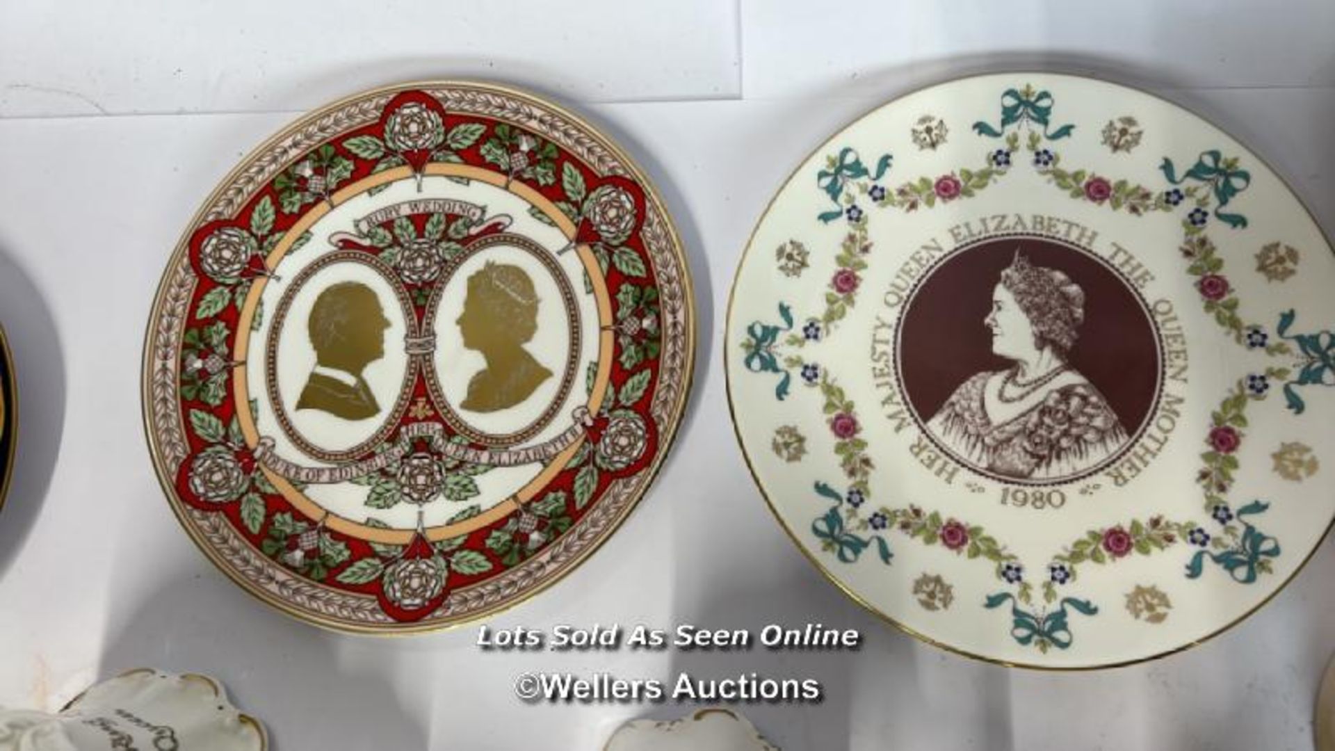 A large collection of commemorative ware from Queen Victoria to Queen Elizabeth II / AN14 - Image 12 of 13