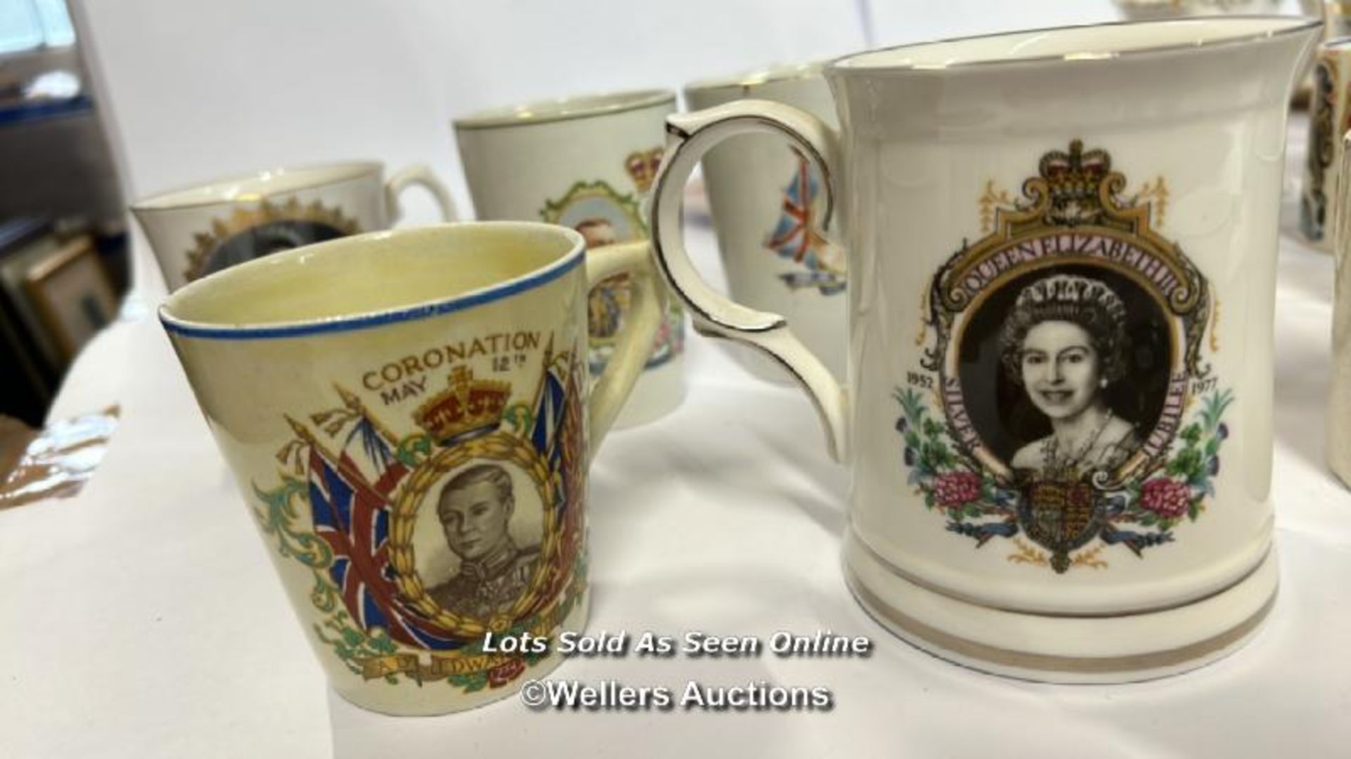 A large collection of commemorative ware from Queen Victoria to Queen Elizabeth II / AN14 - Image 8 of 13