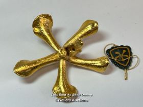 A Vintage Singaporean 24ct gold preserved floral orchid brooch, by Risis in original box, 7cm