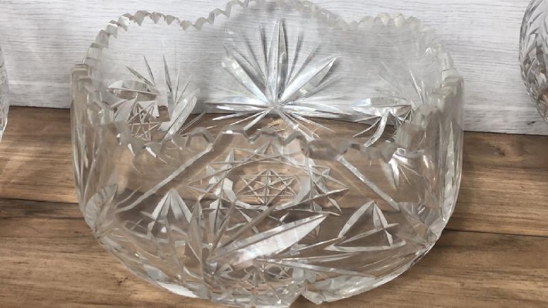 Selection of six cut glass fruit bowls, largest 10" diameter / AN22 - Bild 6 aus 7
