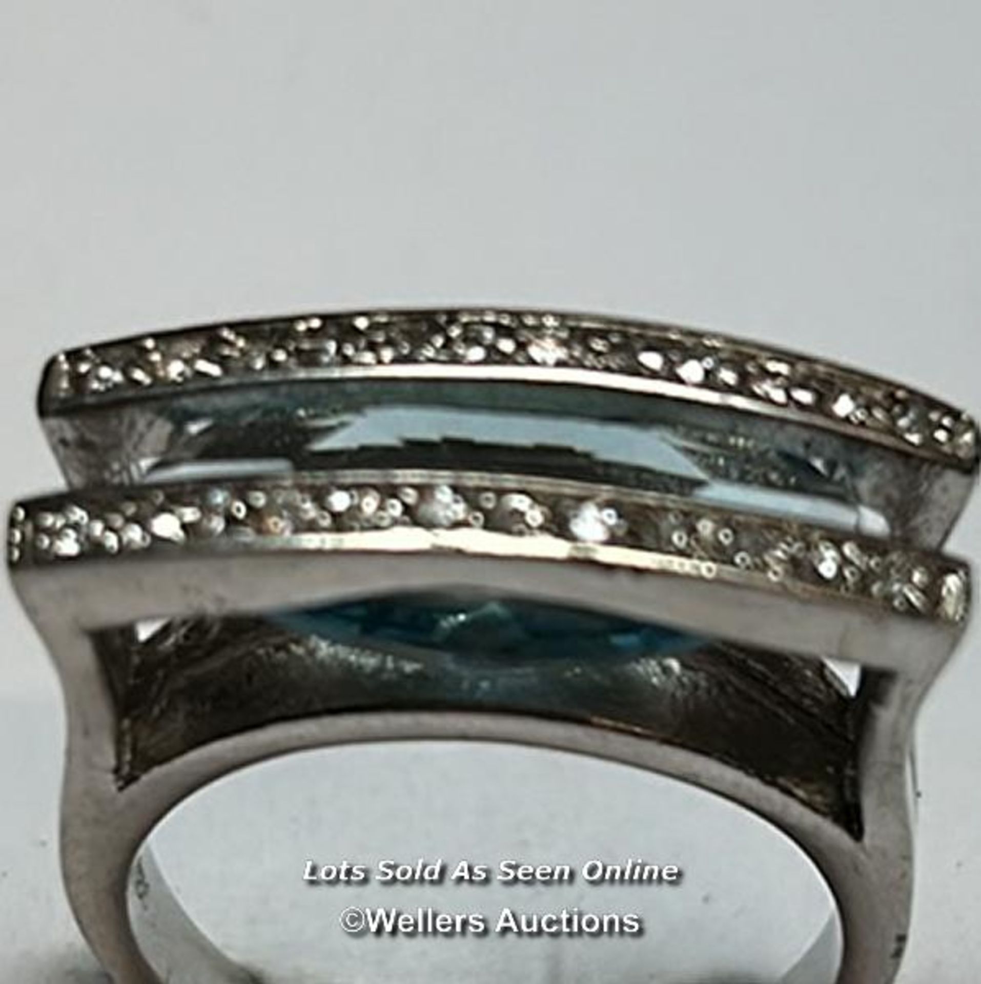 Two rings stamped 925 for silver, one set with blue and white cubic zirconia, ring size N, the other - Bild 2 aus 5