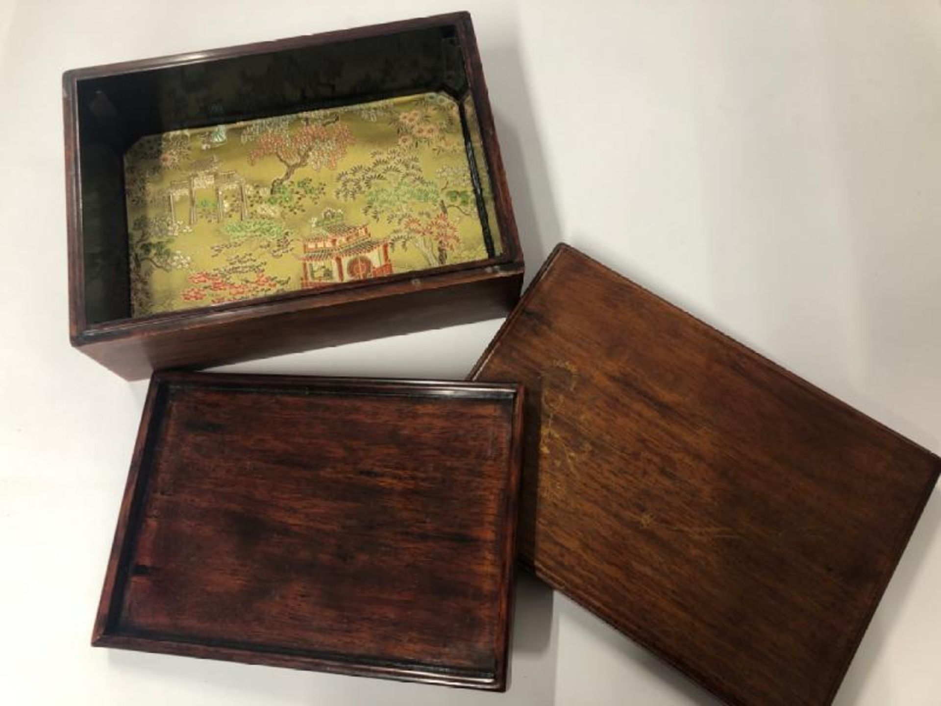 Two wooden trinket boxes including one Chinese mahogany with inlaid design and silk embroidered - Image 4 of 7