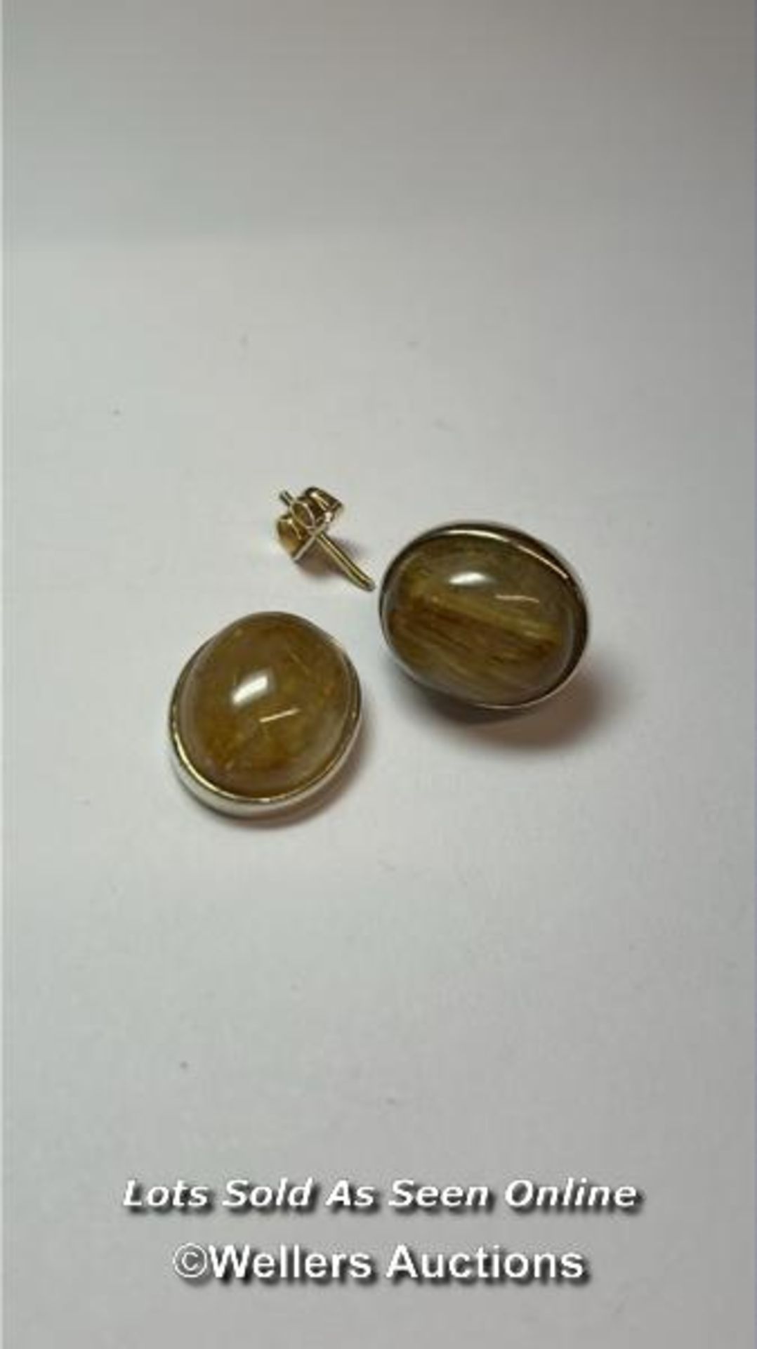 Rutilated quartz stud earings in white metal stamped as 925 for silver. Dimensions 14mm x 12mm / SF - Image 3 of 3