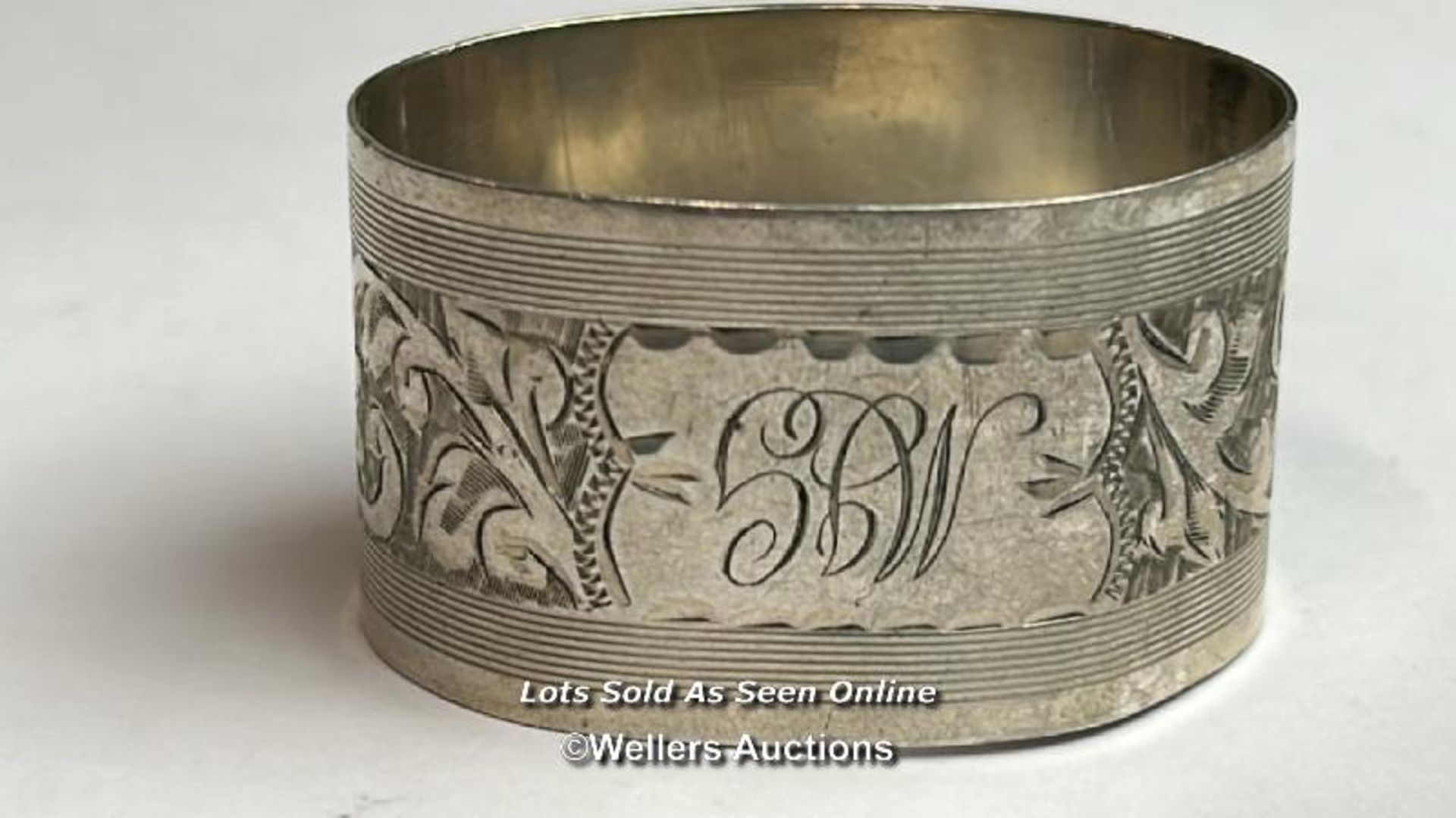 *Twelve assorted napkin rings including five hallmarked silver, silver weight 161g / AN17 - Image 4 of 12