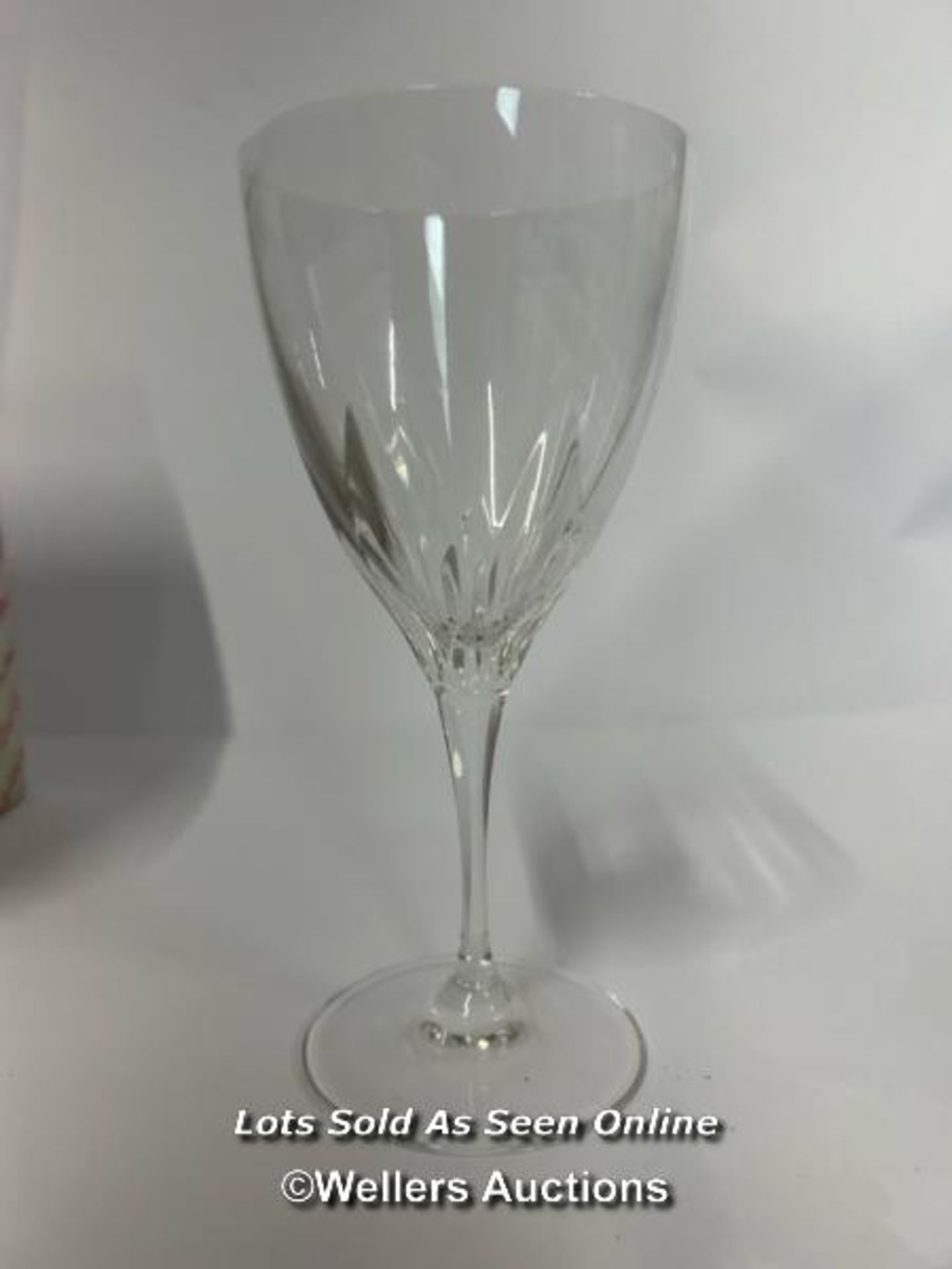 Six lead crystal wine glasses, boxed / AN17 - Image 2 of 4