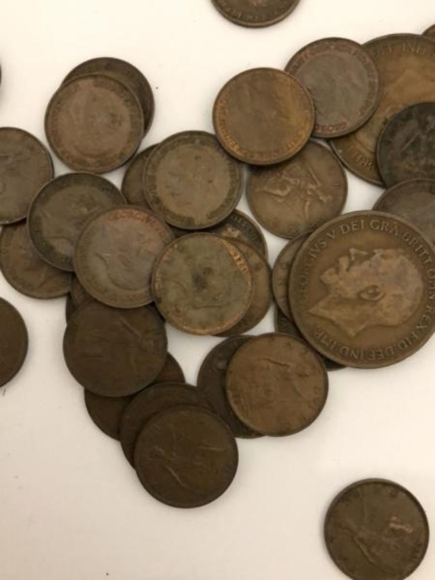 Over one hundred George V coins dated 1913 - 1936 ( some years missing) / AN9 - Bild 3 aus 5