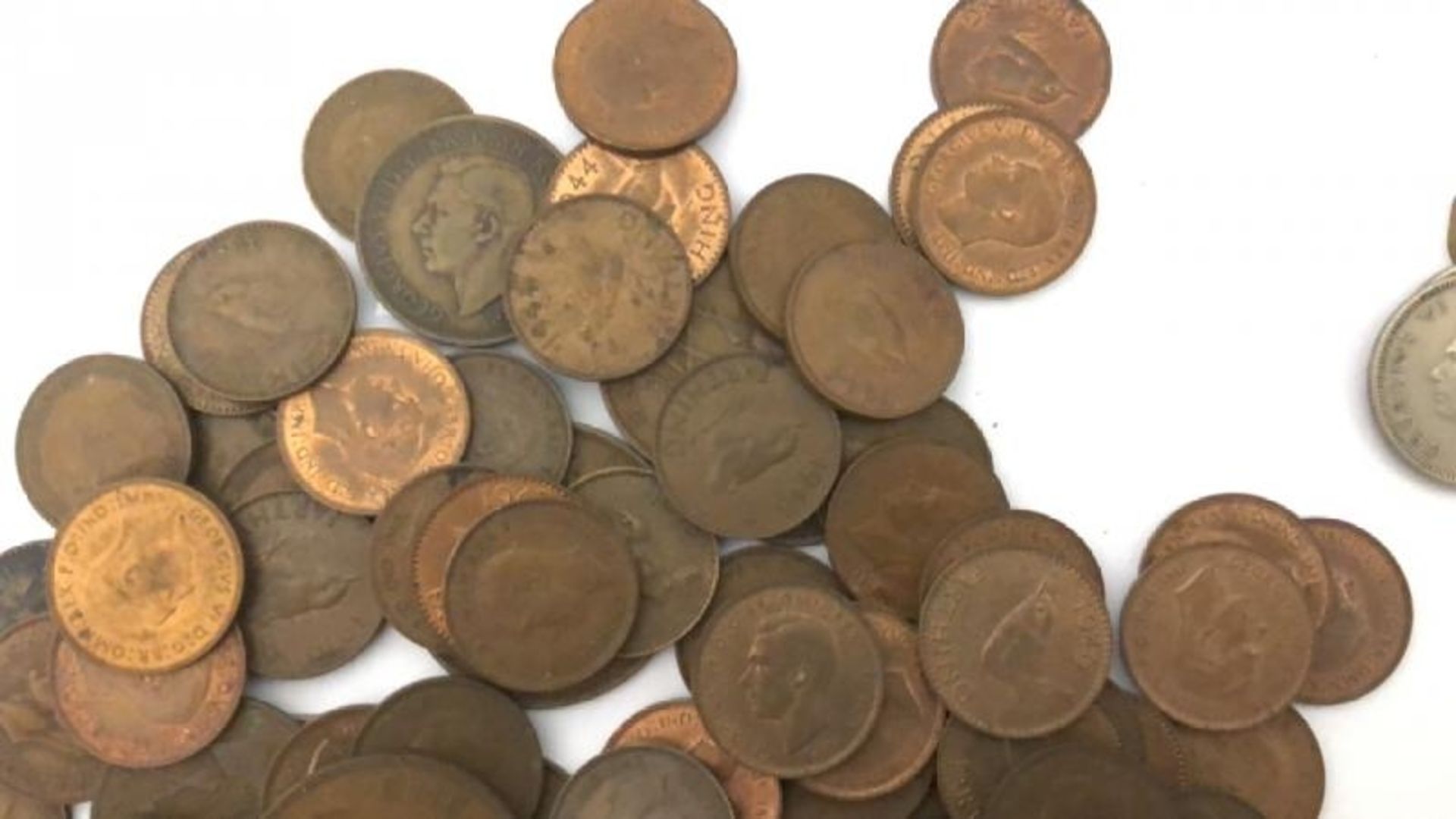 A large quantity of George VI coins dated 1937 - 1951 / AN9 - Image 3 of 4