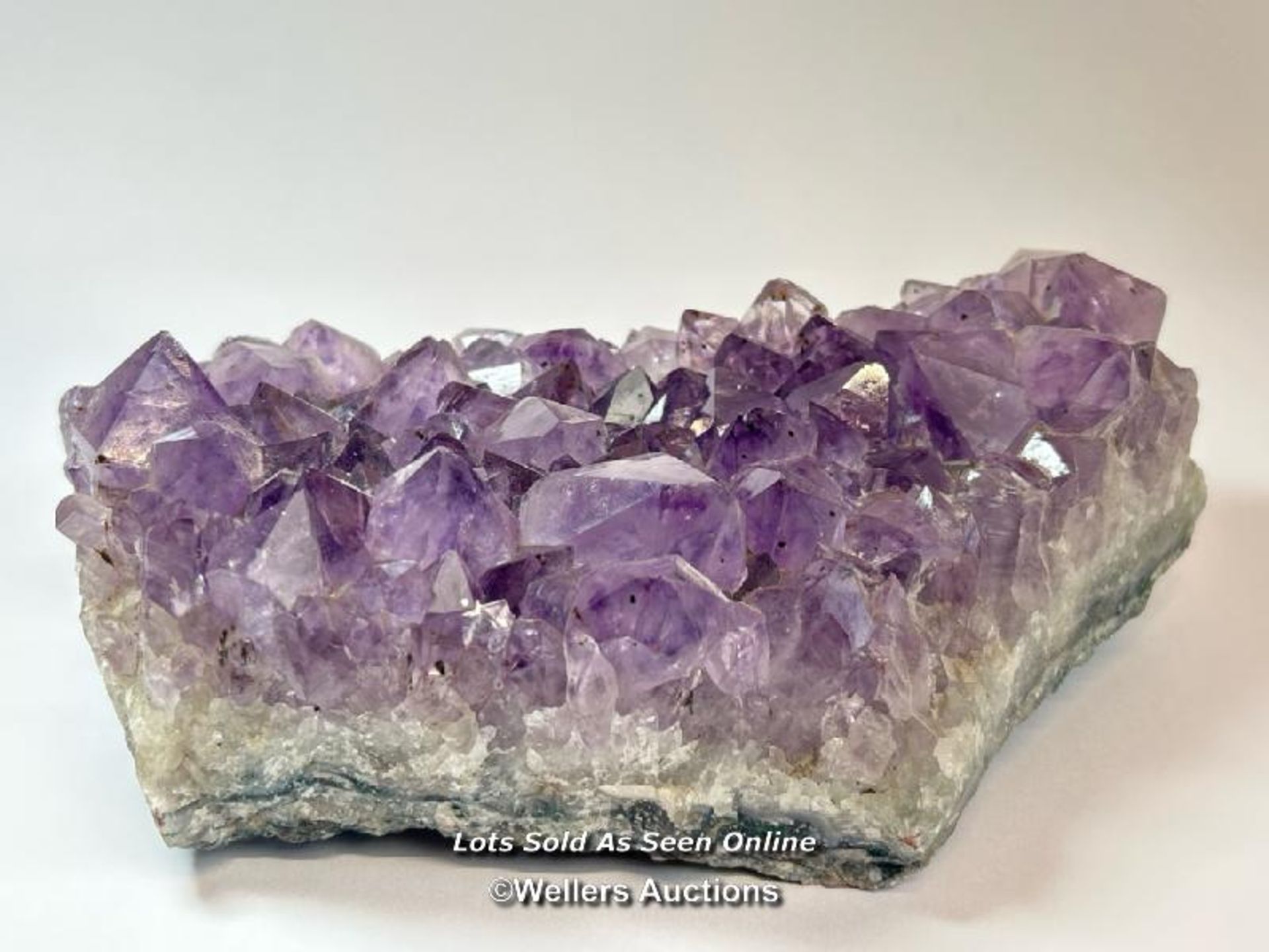 Amethyst cluster, 1.95kg / AN17 - Bild 2 aus 3