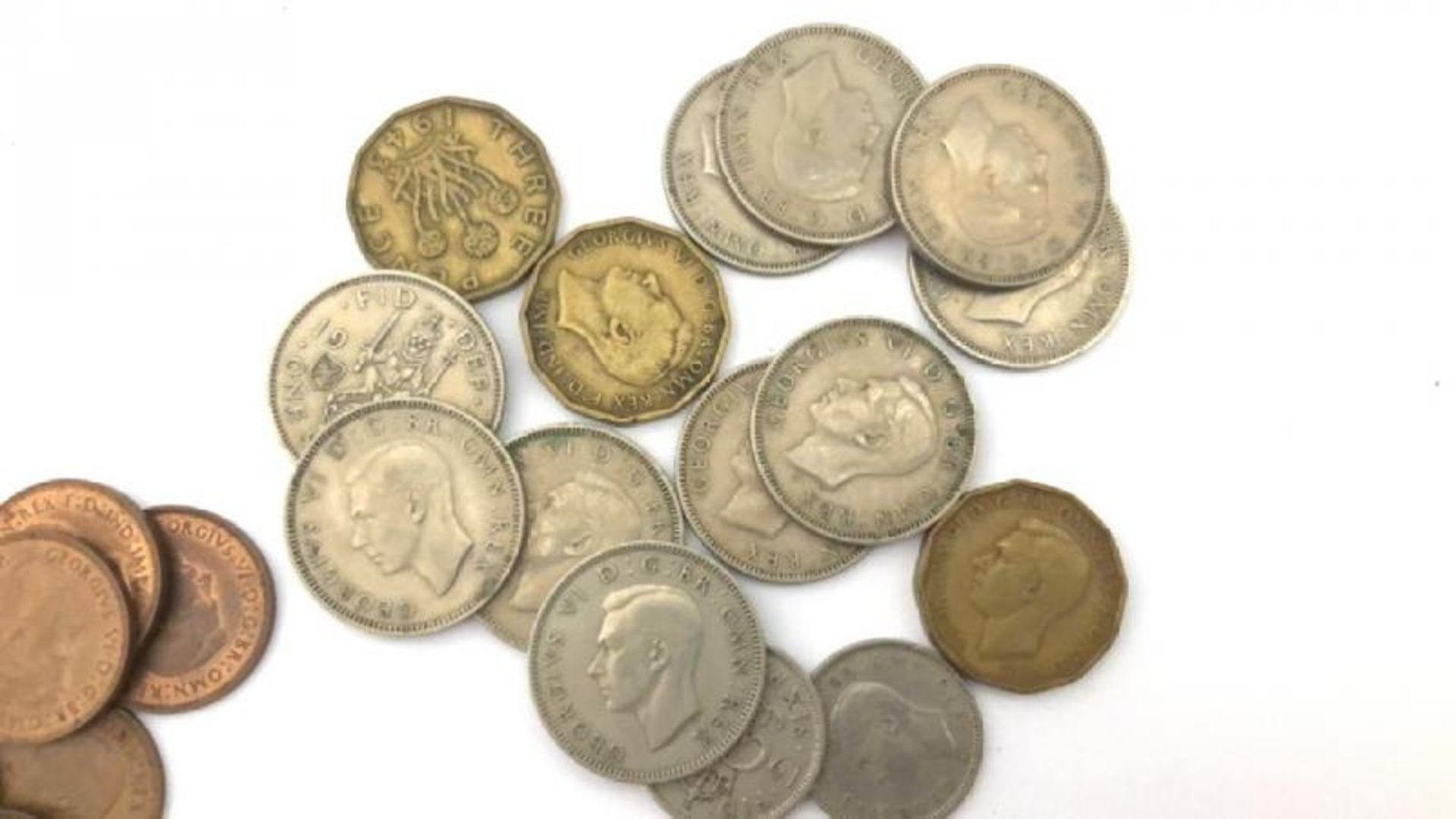 A large quantity of George VI coins dated 1937 - 1951 / AN9 - Image 4 of 4