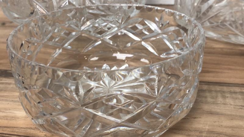 Selection of six cut glass fruit bowls, largest 10" diameter / AN22 - Bild 5 aus 7