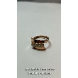 Four diamond ring in gold, weight 1.53g / SF