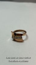 Four diamond ring in gold, weight 1.53g / SF