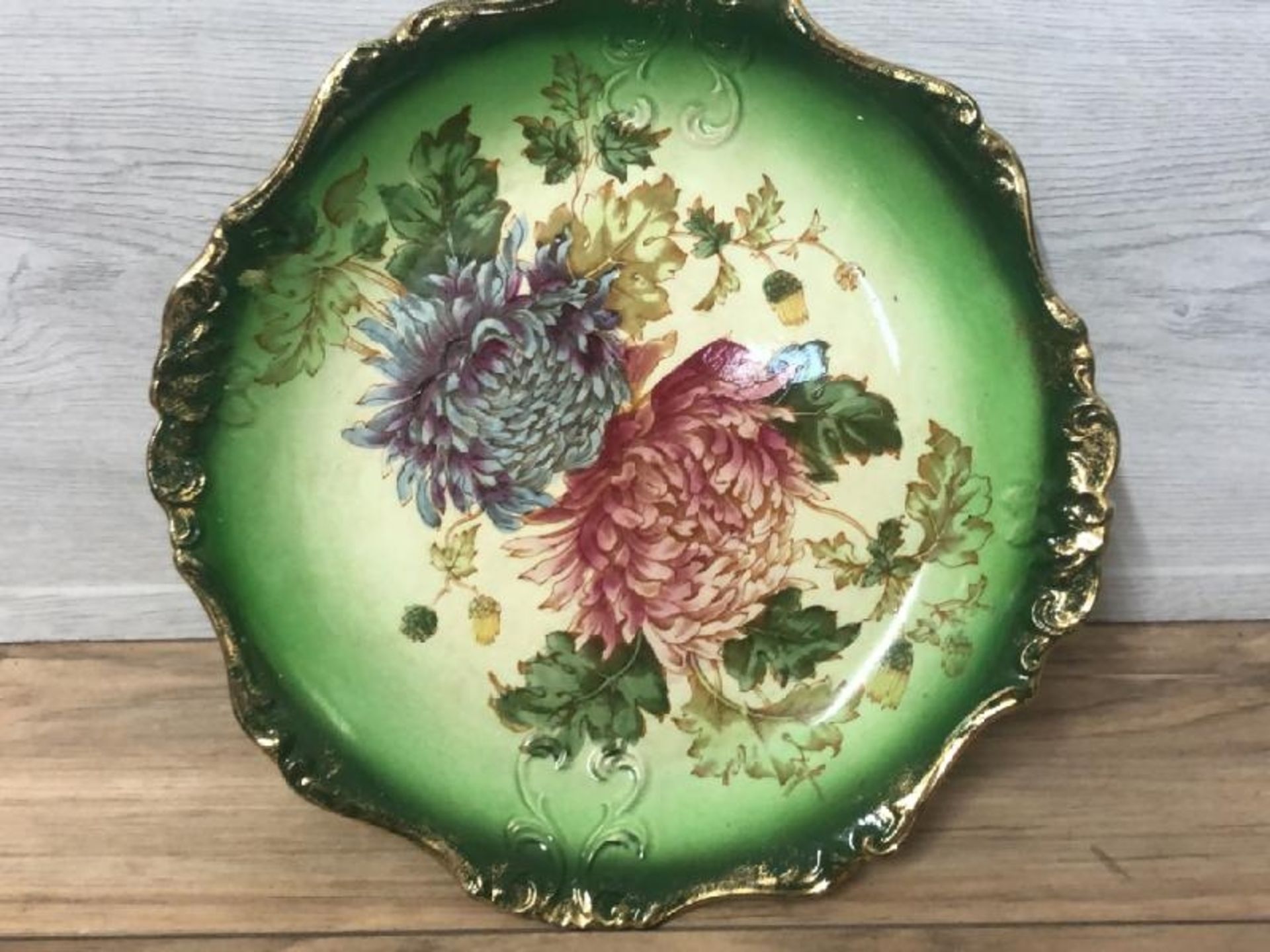 Five Victorian James Kent "Chrysanthemum" pattern plates, 24.5cm diameter / AN7 - Image 10 of 11