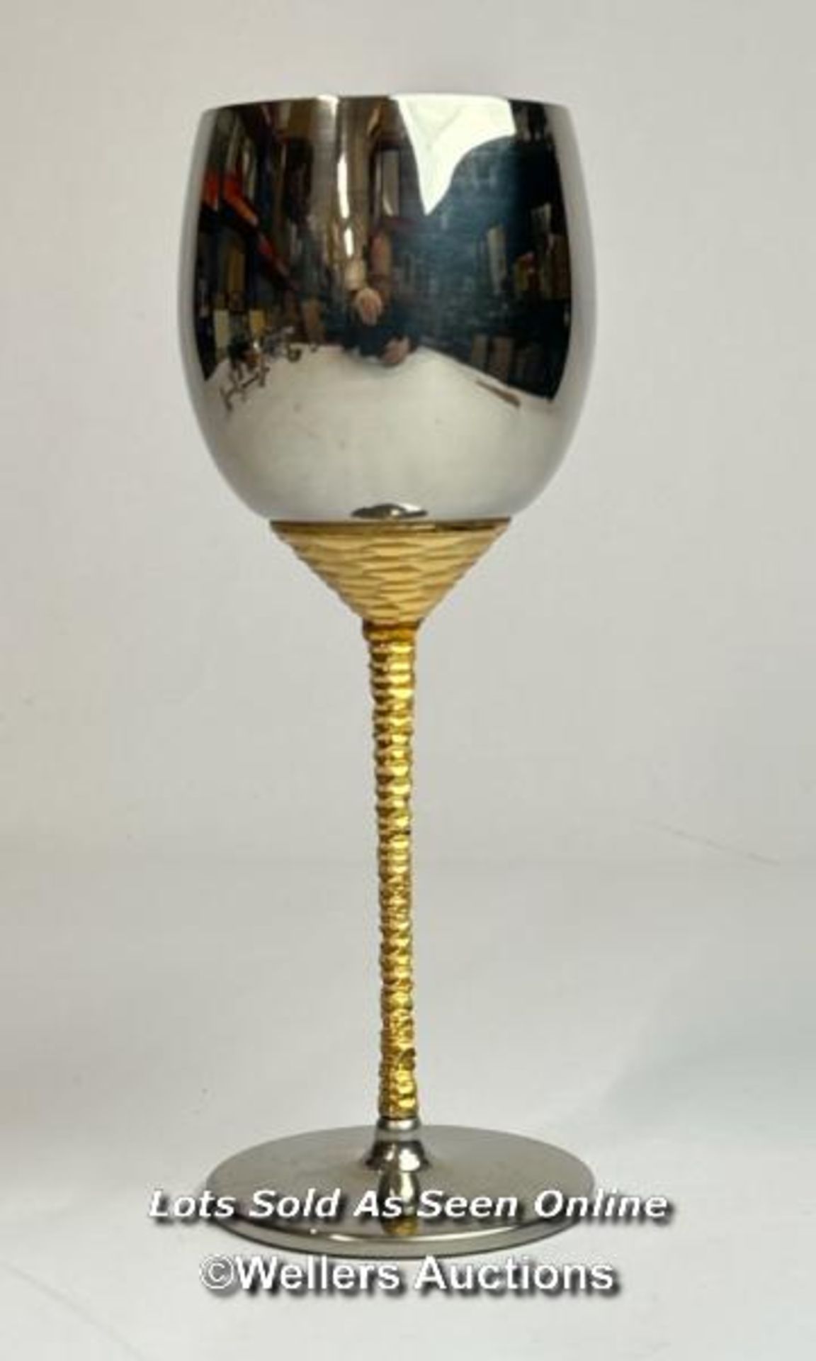 A stainless steel goblet, by Stuart Devlin, 18cm high / AN17