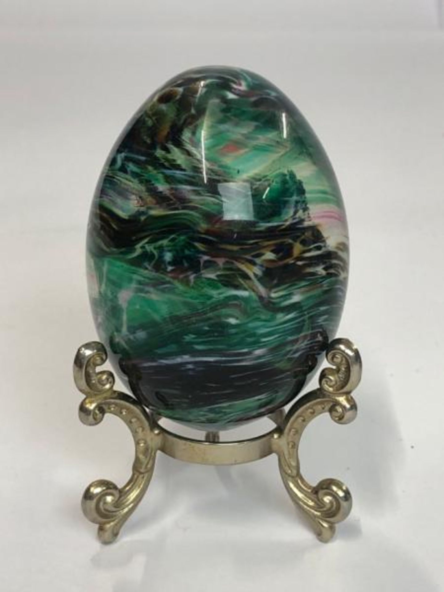 Decorative glass including, Snail, Sea Lion, Mushroom and egg with stand (4) / AN7 - Image 2 of 6