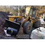 *KOMATSU WA320 FRONT WHEEL LOADER, BELIEVED TO BE A 1999 MODEL, INDICATING 9142 HOURS, ENGINE