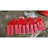 *20X BUCKET TEETH TIPS WITH RETAINER PINS AND BUSHES, IN RED / THIS LOT IS SUBJECT TO VAT ON