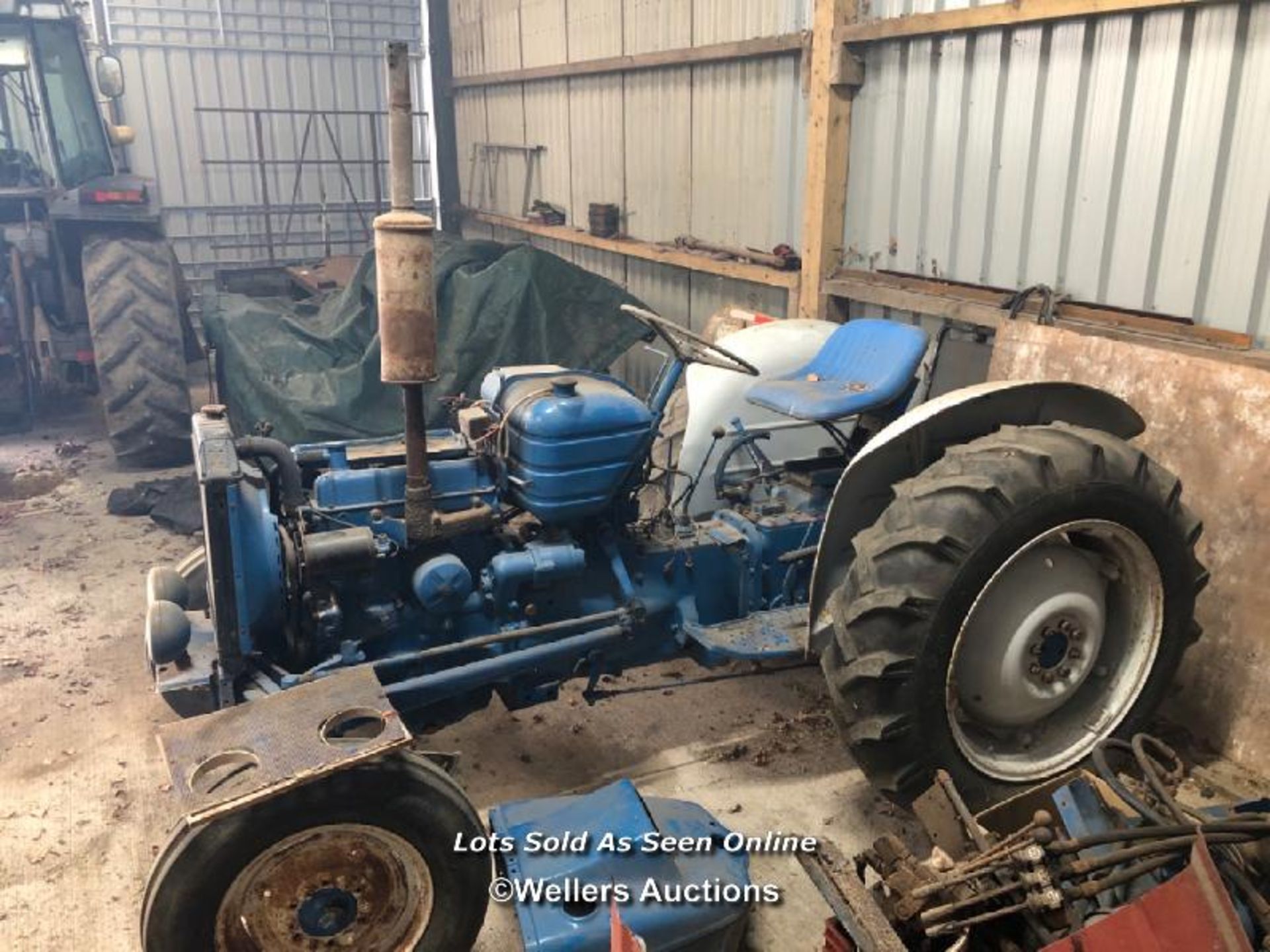 1968 FORD 3000 TRACTOR, REG: OTT 696G, DIESEL ENGINE, INIDCATING 4028 HOURS, INCL. LOGBOOK, LARGE - Image 4 of 29