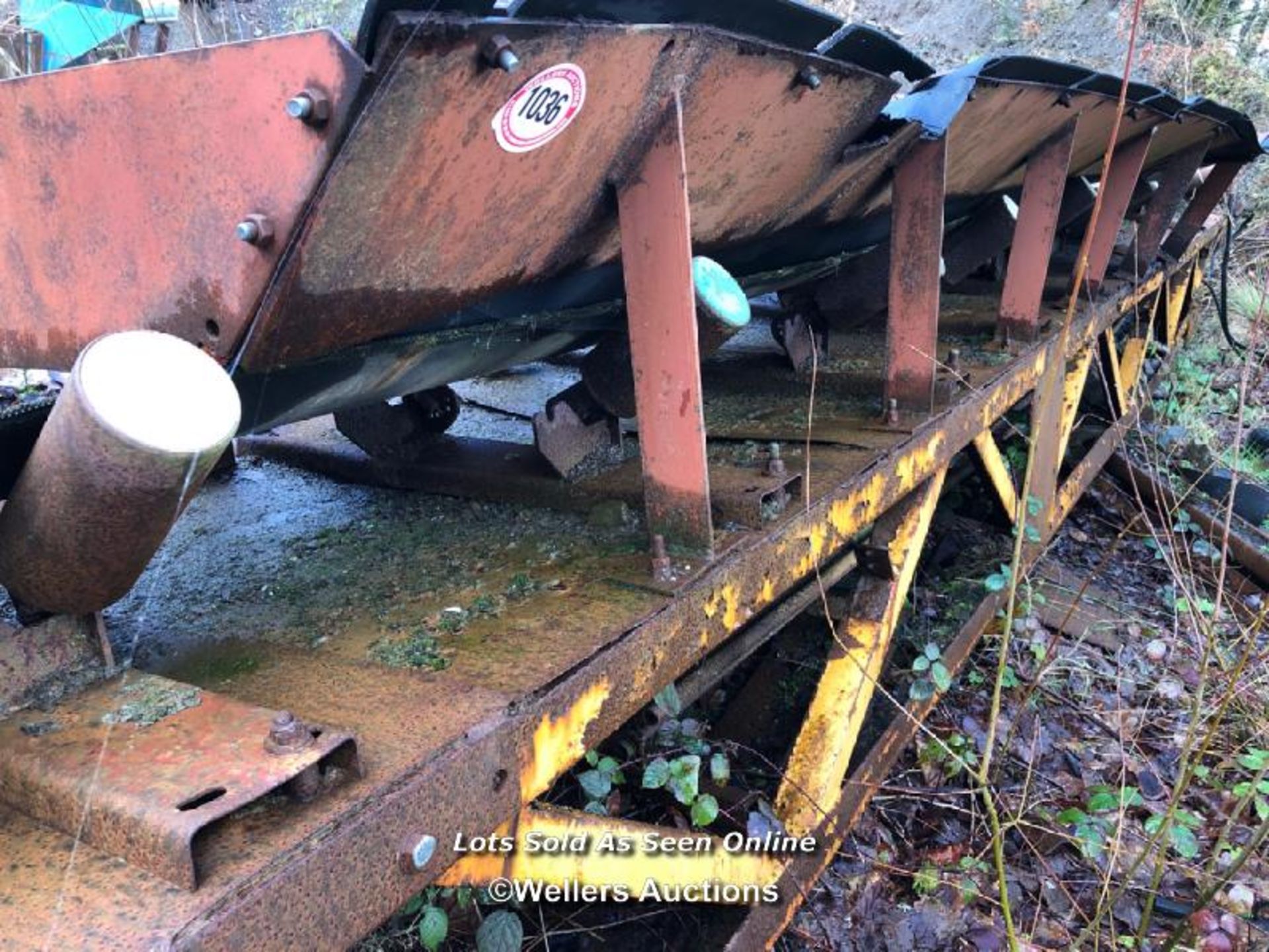 *30FT HYDRAULIC DRIVE CONVEYOR, 21.5IN (W) CONVEYOR / THIS LOT IS SUBJECT TO VAT ON HAMMER PRICE - Image 3 of 6