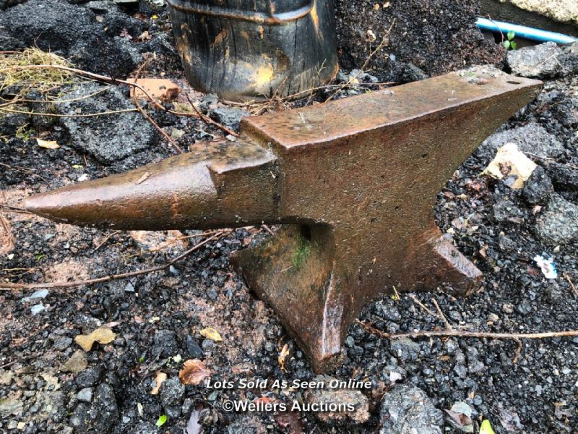 STEEL ANVIL, 34CM (H) X 87CM (L) X 14CM (W) / NO VAT ON HAMMER PRICE