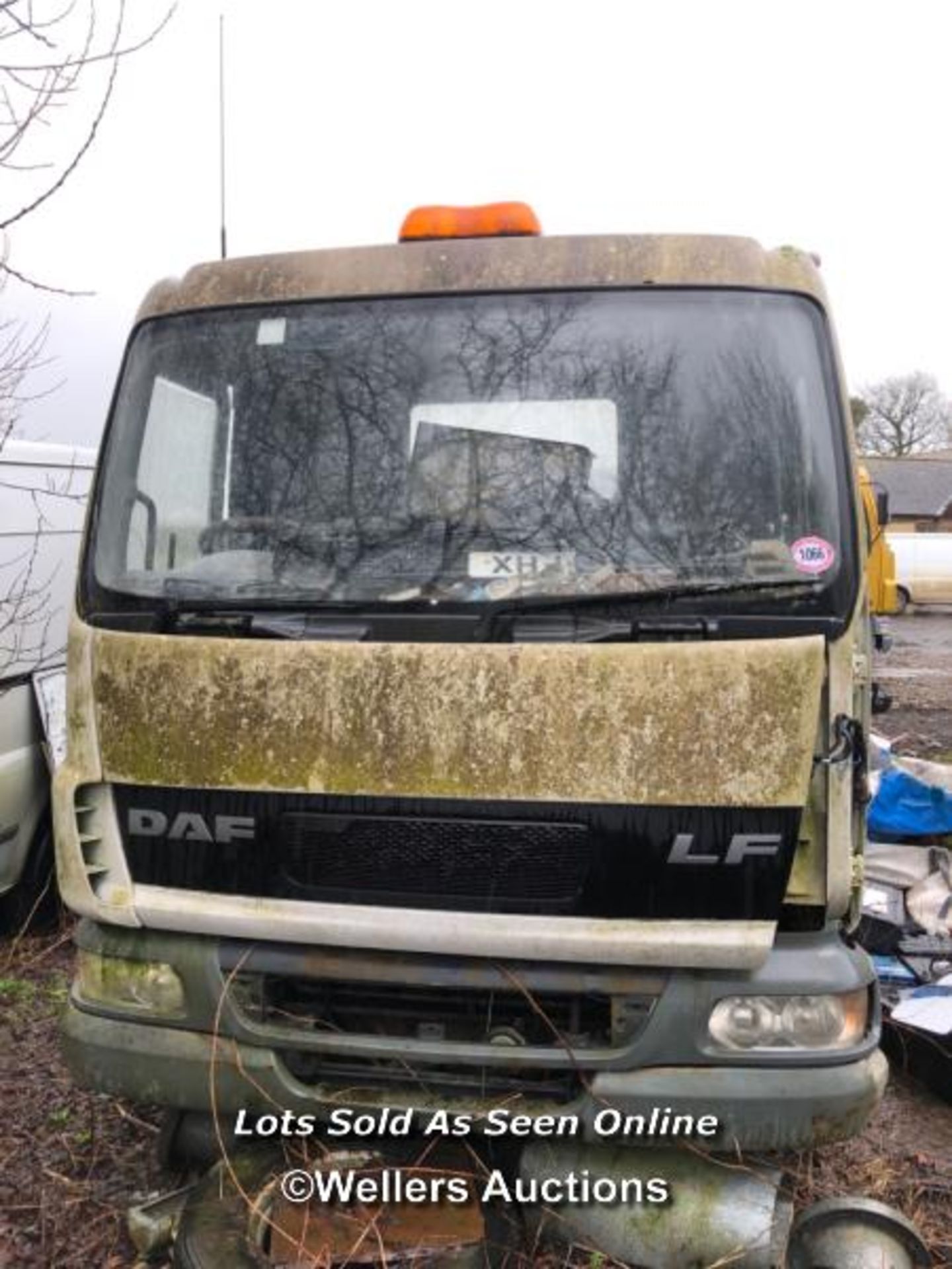 DAF LF 45.170 TRUCK, INDICATING APPROX. 82,000 KM, ENGINE GEAR BOX AND BACK AXLE ALL PRESENT, FOR - Image 2 of 8