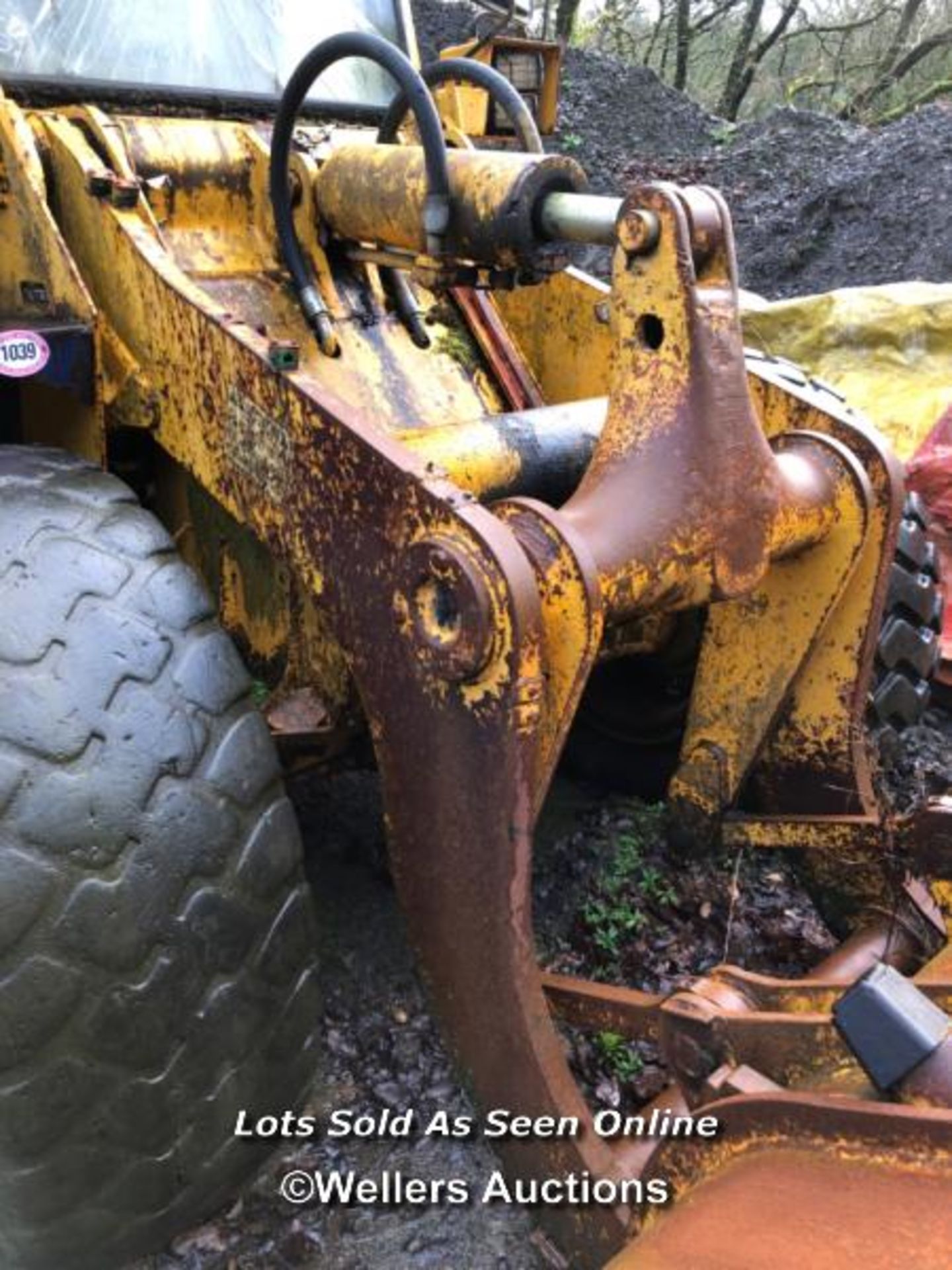*1992 HANOMAG 55D FRONT WHEEL LOADER, INDICATING 30099 HOURS, VEHICLE NO: 377725127, WITH KEY, - Image 8 of 21
