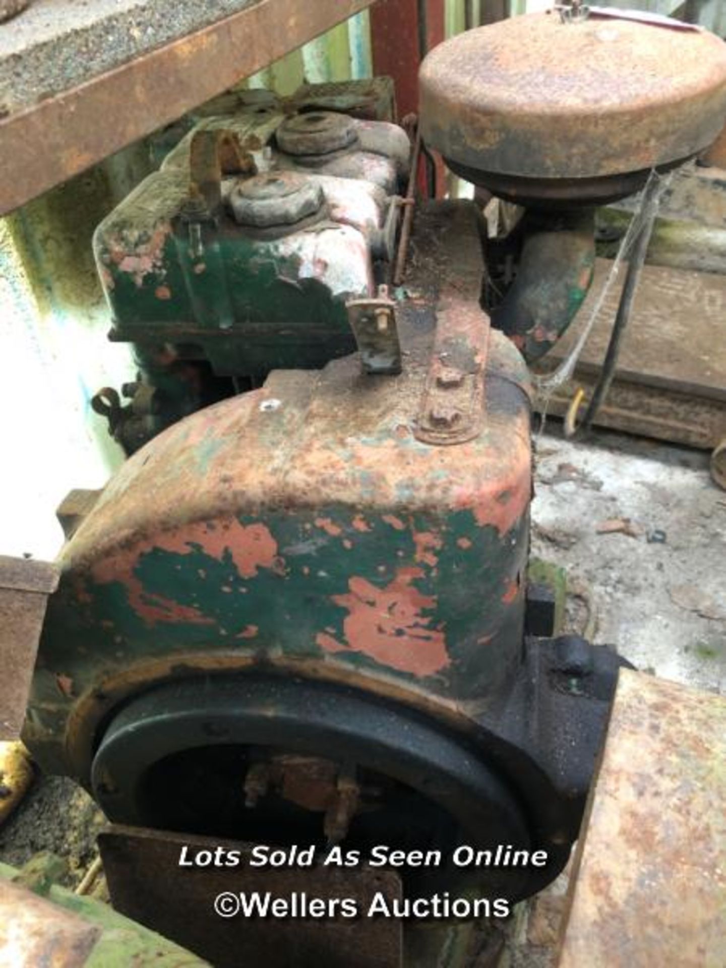 DIESEL ENGINE BY LISTER, NO SERIAL NO. AND COMES WITH GENERATOR. DIMENSIONS 75CM (H) / NO VAT ON - Image 3 of 3