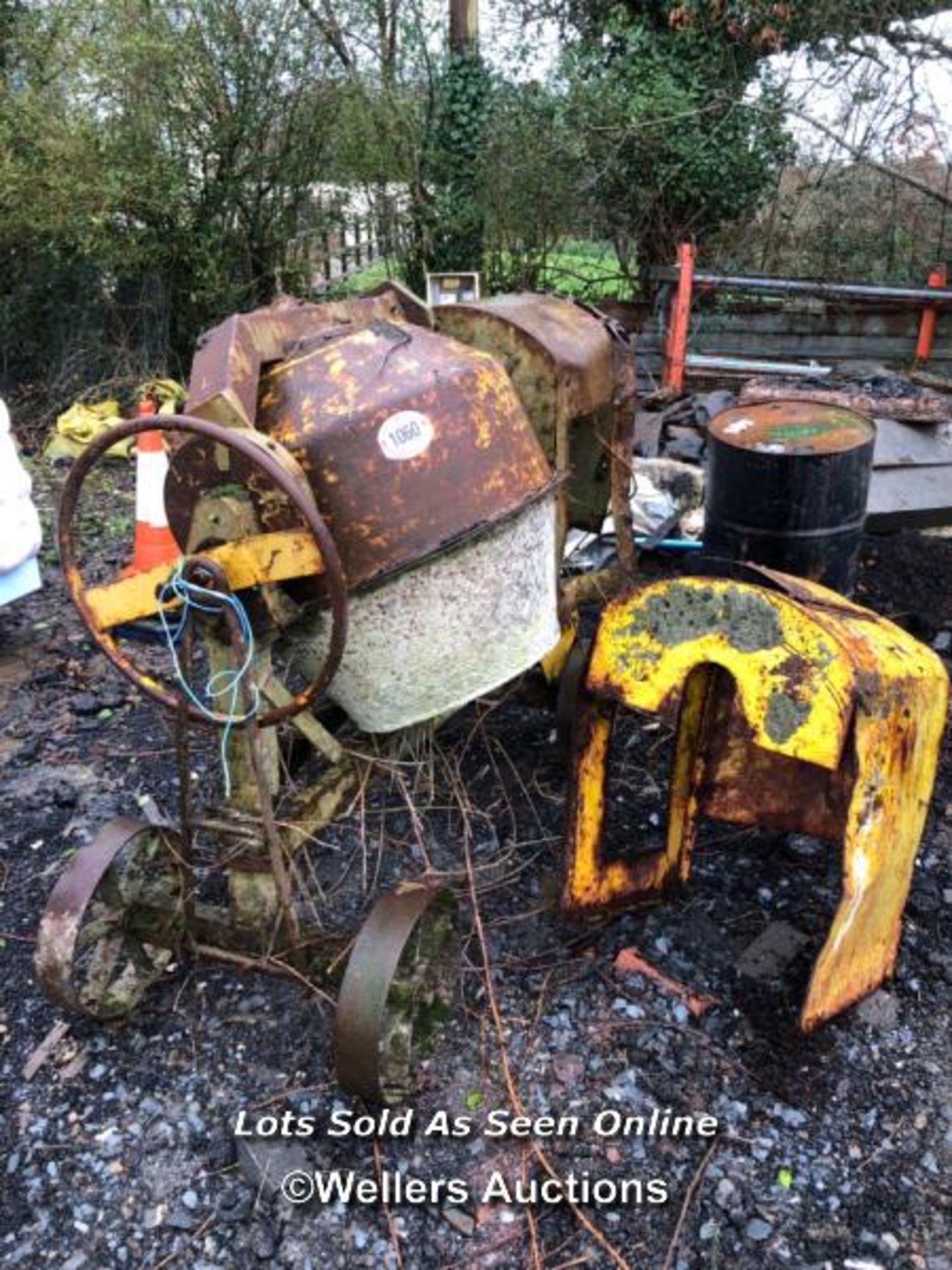 CONCRETE MIXER, LISTER DIESEL ENGINE, WITH SPARE BONNET / NO VAT ON HAMMER PRICE