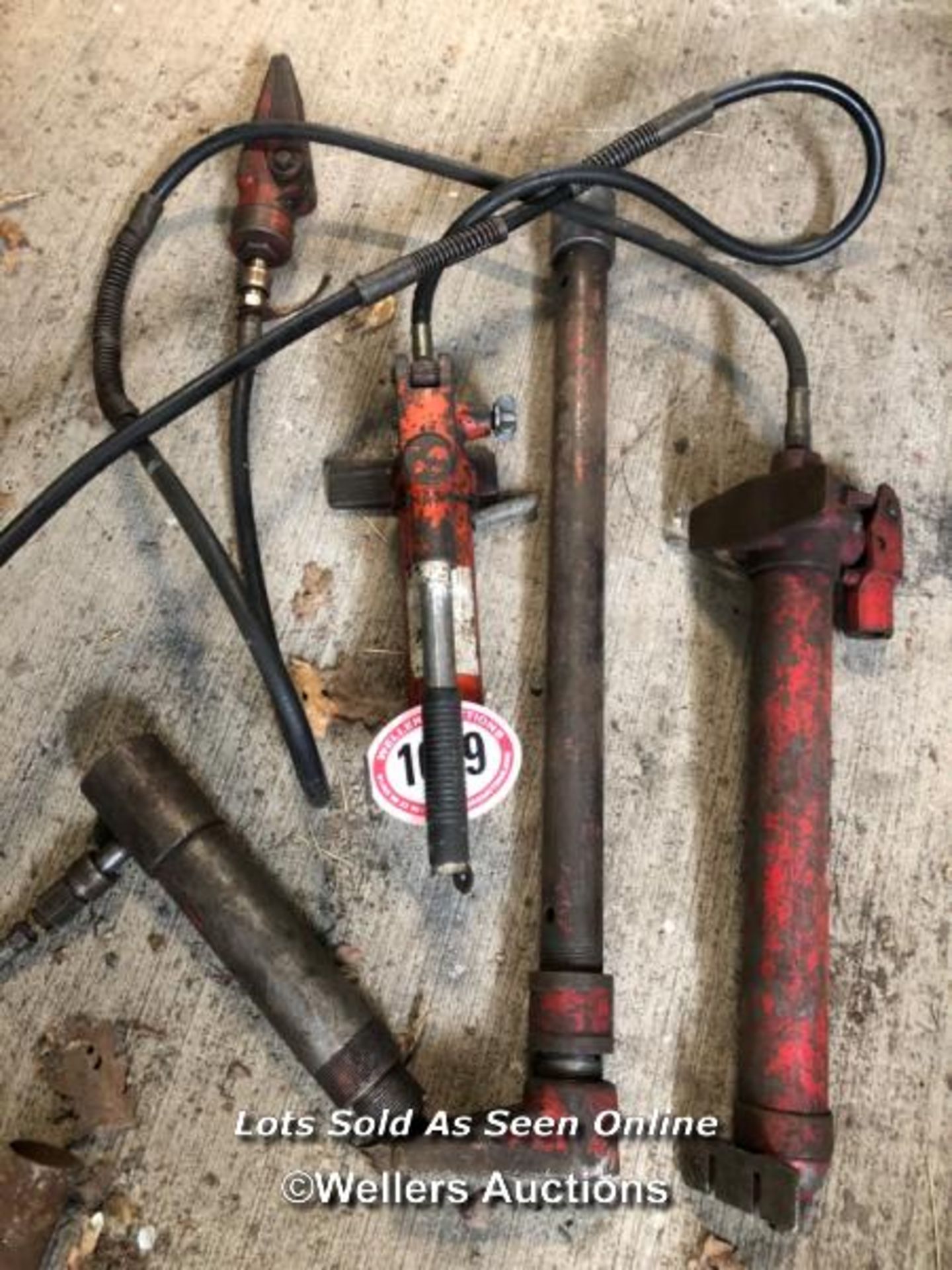 HYDRAULIC HAND JACKS / NO VAT ON HAMMER PRICE