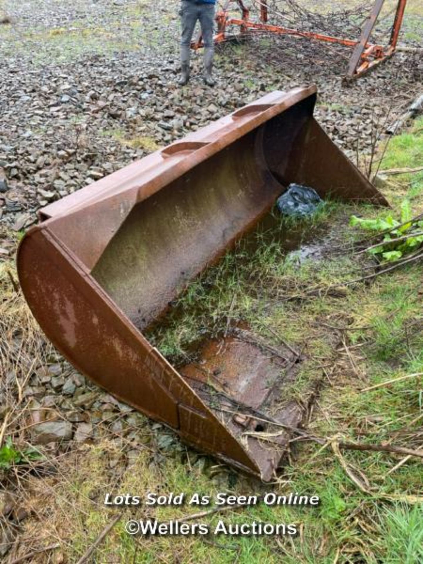 GENERAL PURPOSE BUCKET WITH PIN AND CONE FITTINGS, 7FT / NO VAT ON HAMMER PRICE